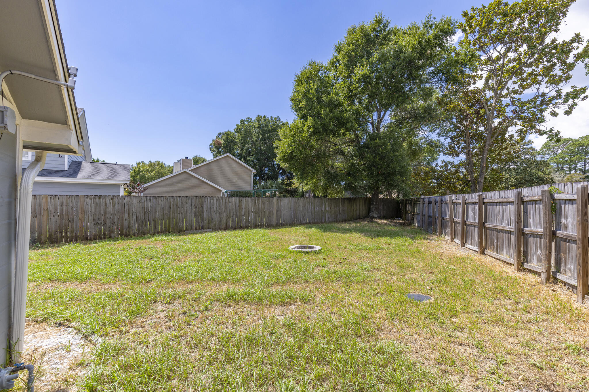 CANTERBURY WOODS - Residential