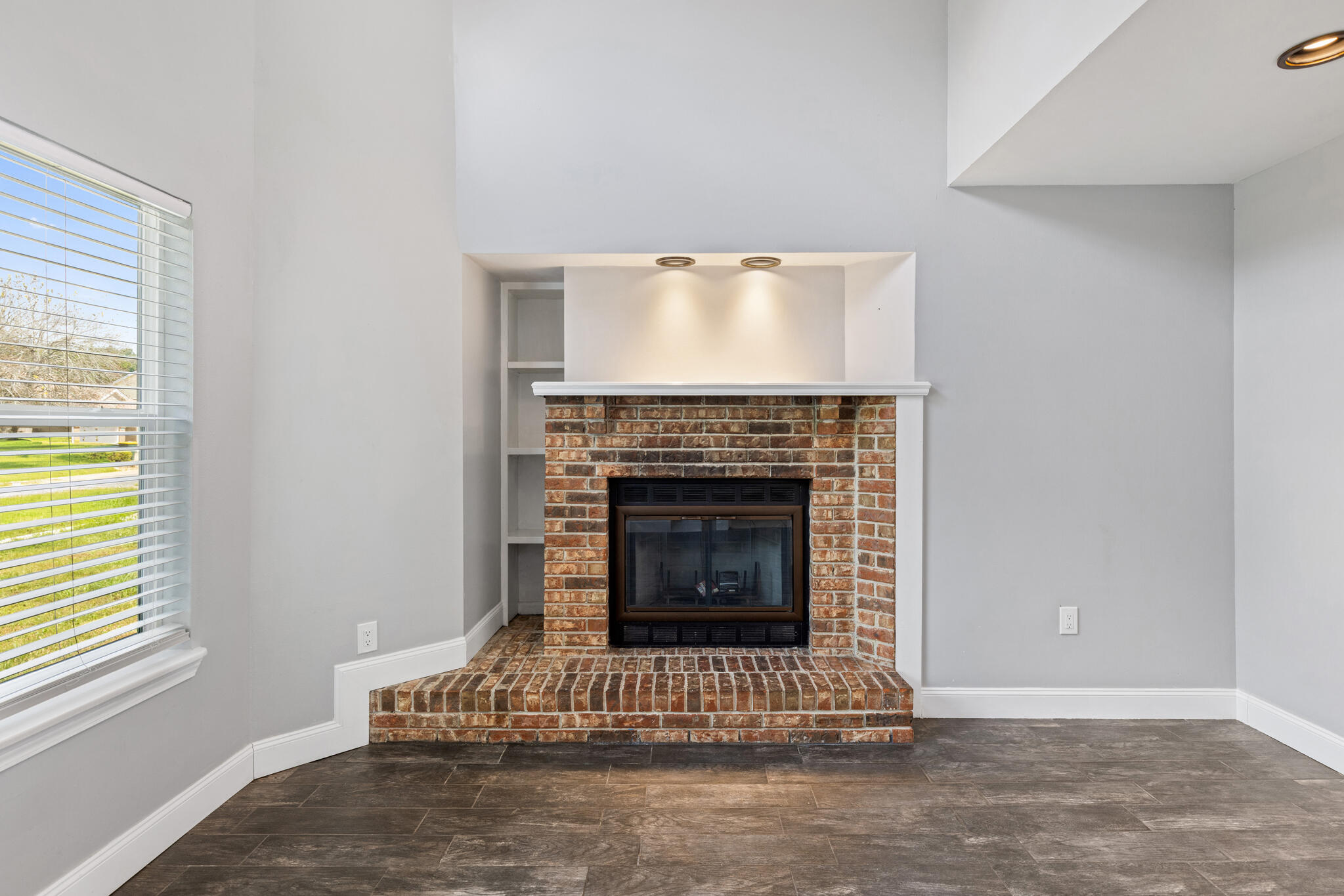 CANTERBURY WOODS - Residential