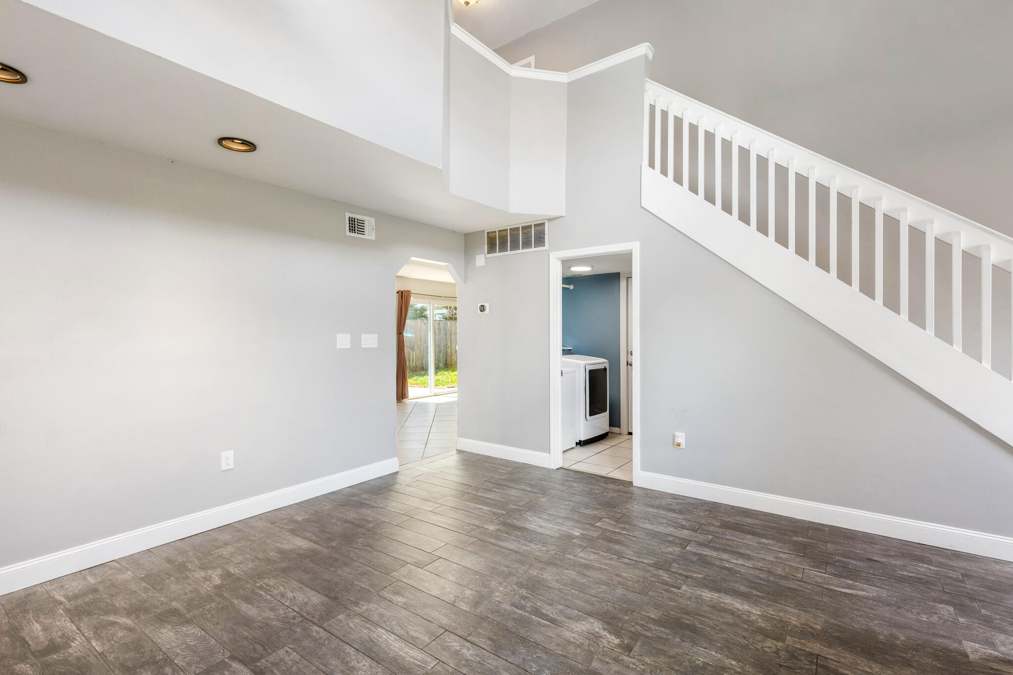 CANTERBURY WOODS - Residential