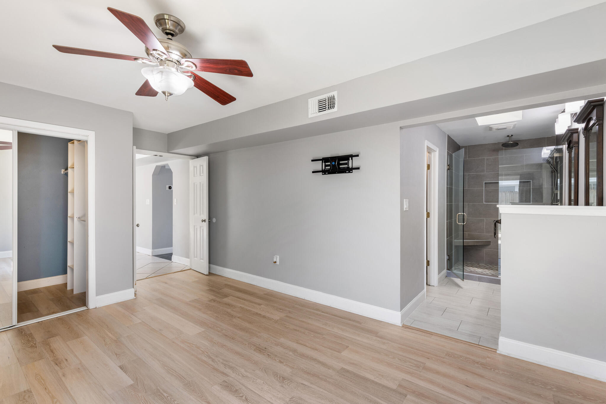 CANTERBURY WOODS - Residential
