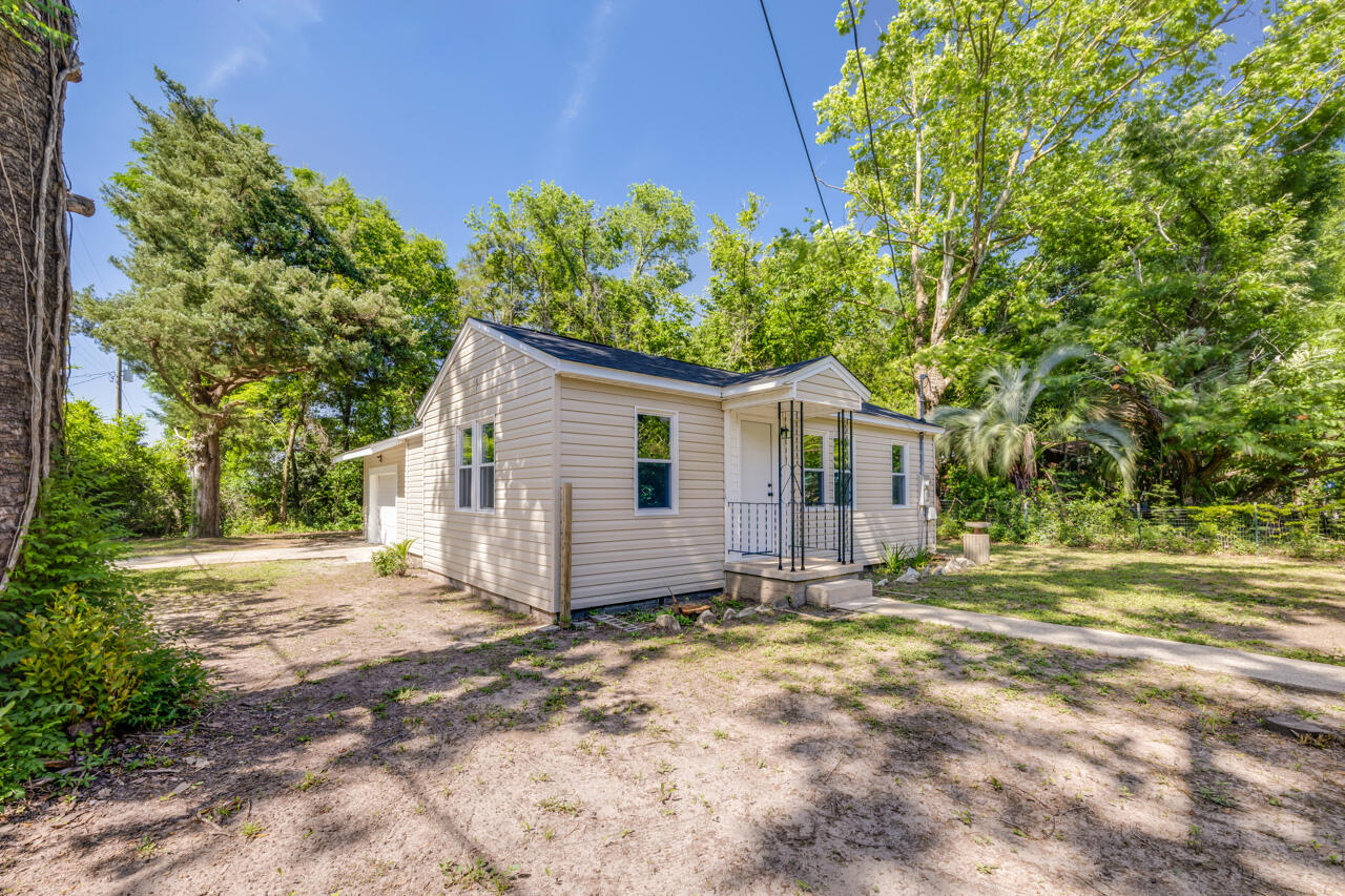 NO RECORDED SUBDIVISION - Residential
