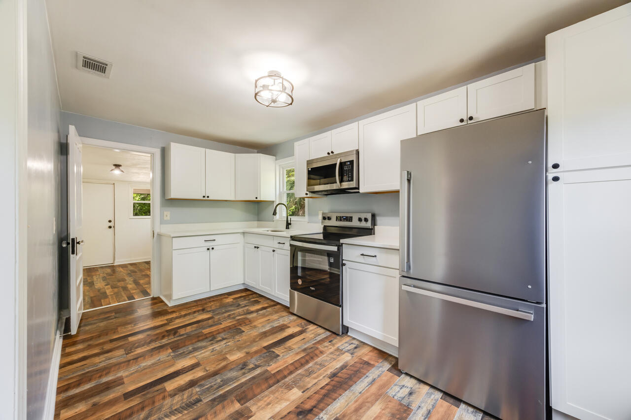 NO RECORDED SUBDIVISION - Residential