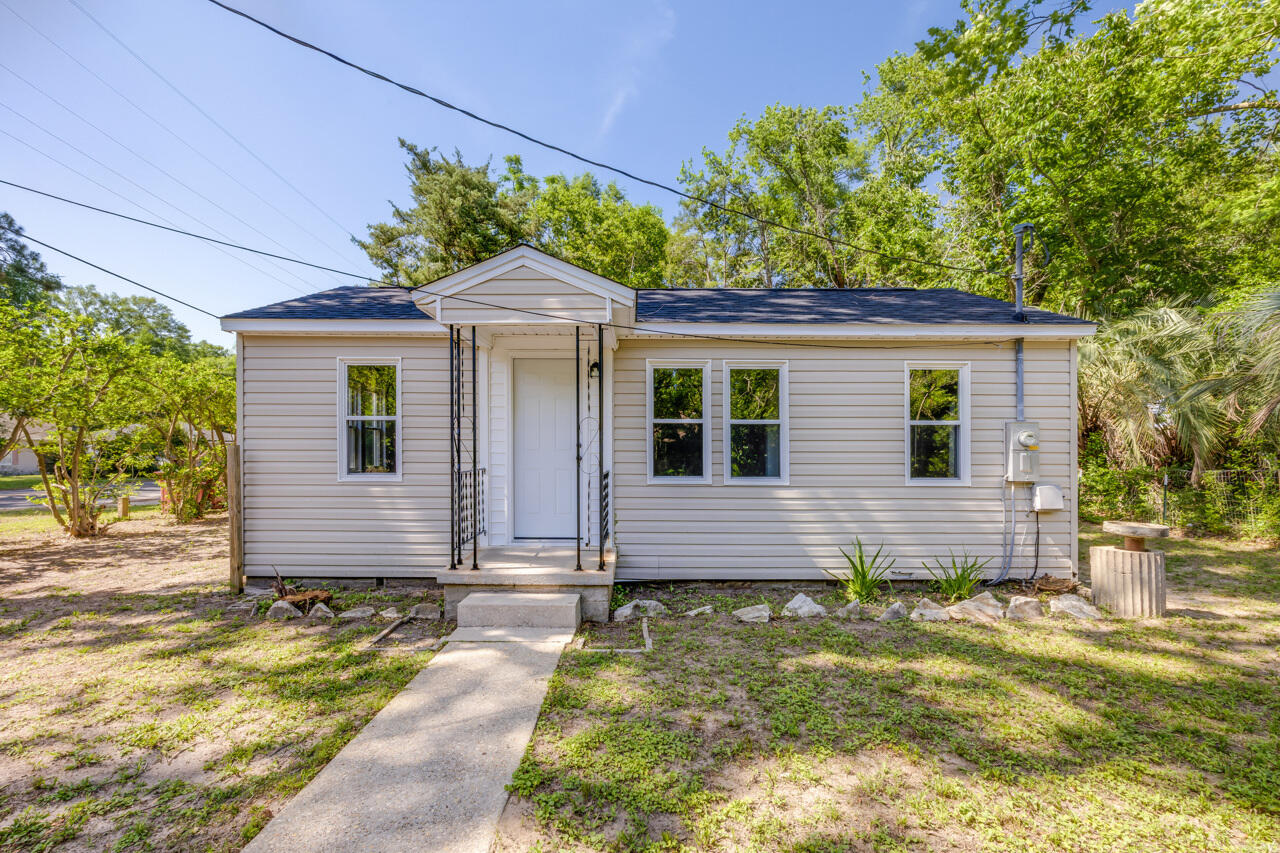 NO RECORDED SUBDIVISION - Residential