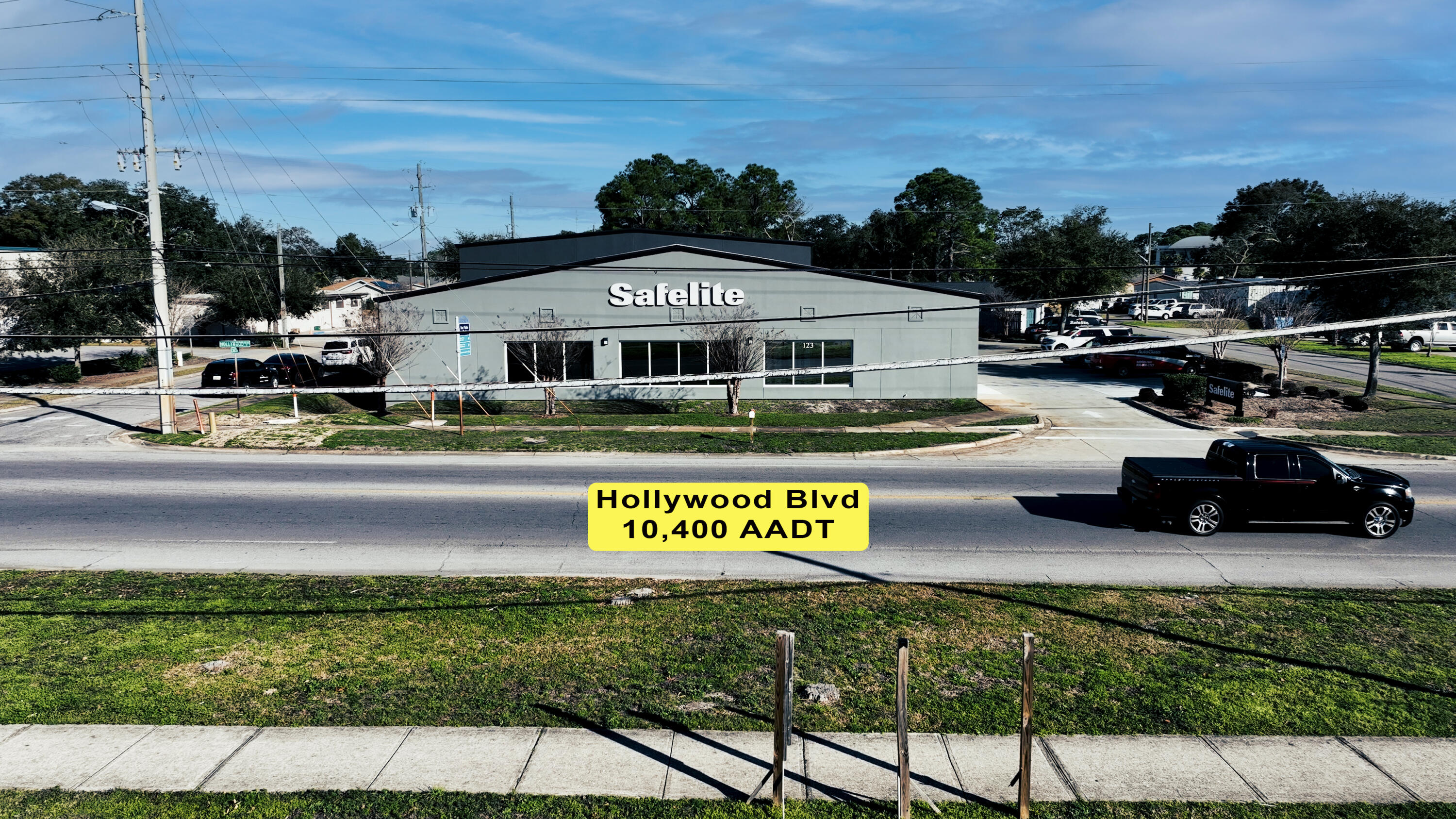 Tenant recently invested $800K into the building Zoned GC Commercial