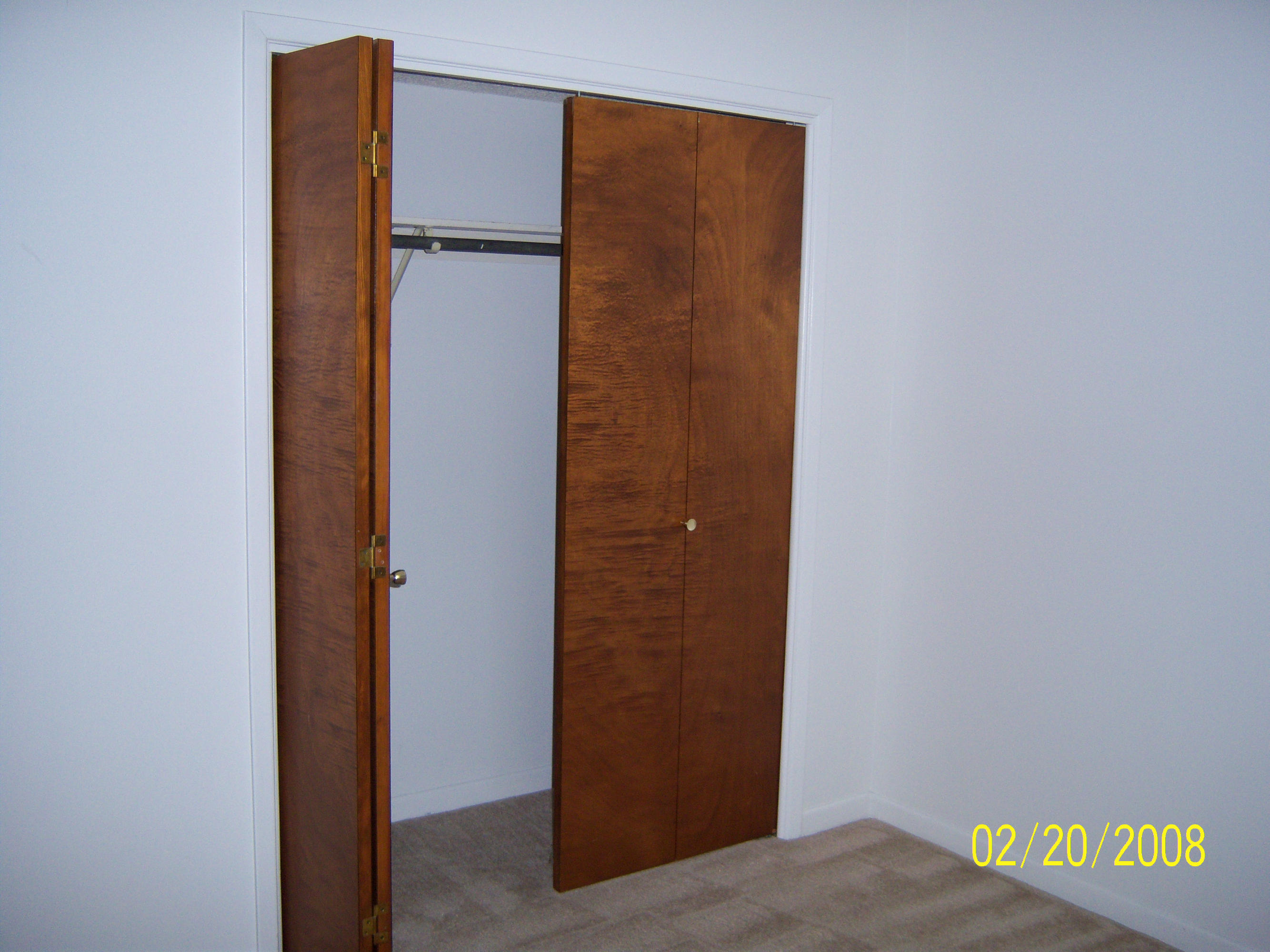 CLASSIC MANOR - Residential Lease