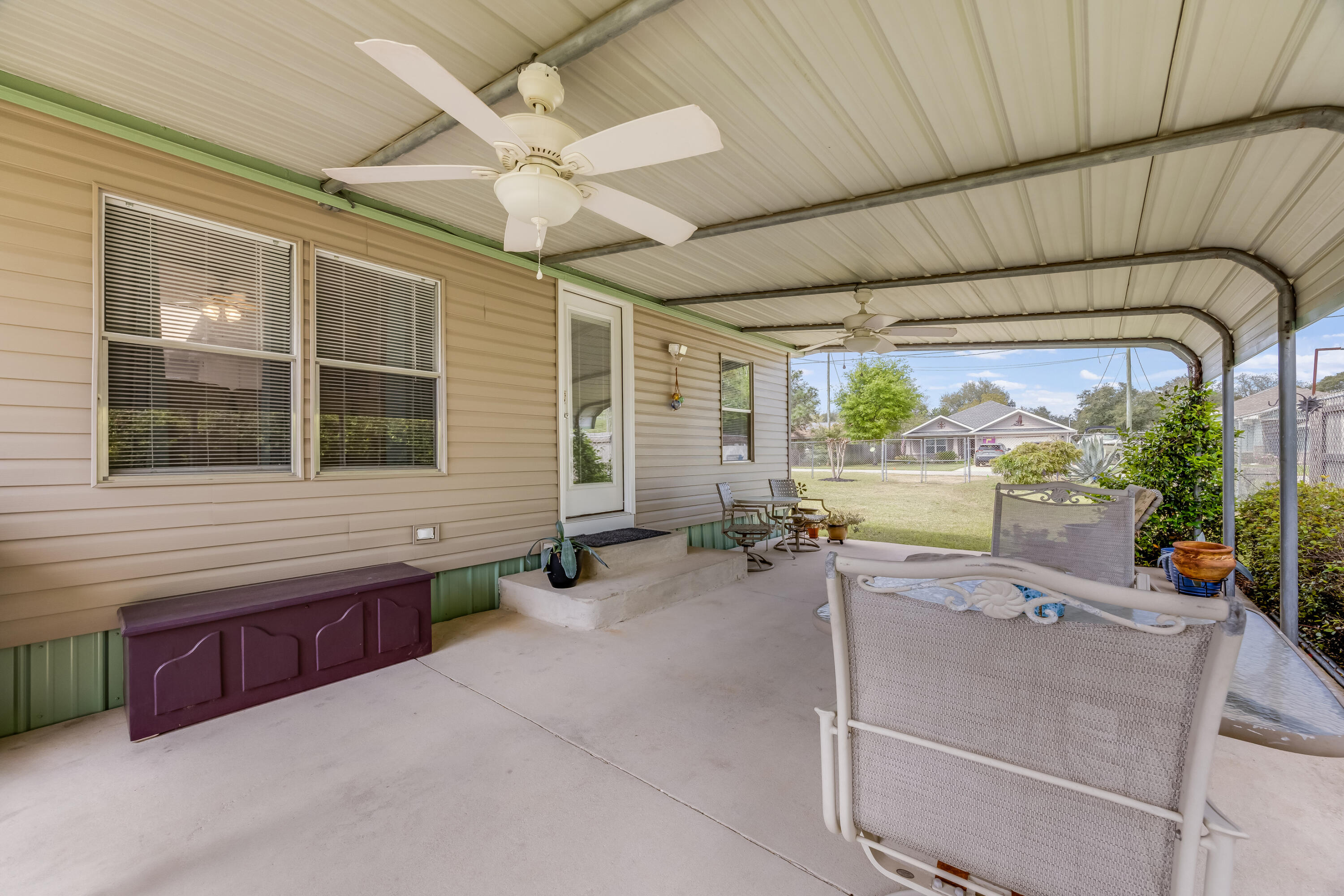 NAVARRE LOT 10 BLK 29 AS DES IN OR 4181 PG 1498 - Residential