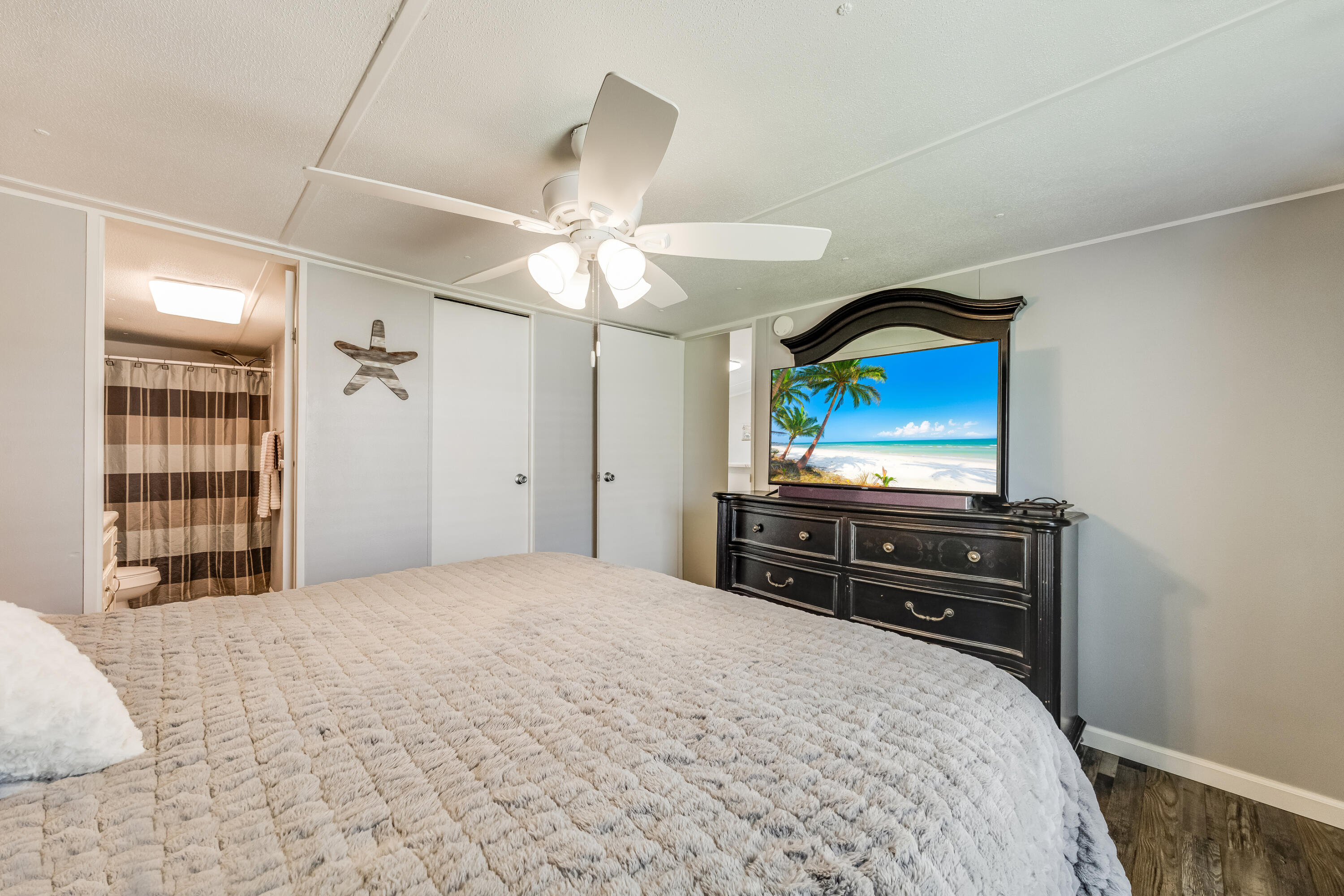 NAVARRE LOT 10 BLK 29 AS DES IN OR 4181 PG 1498 - Residential