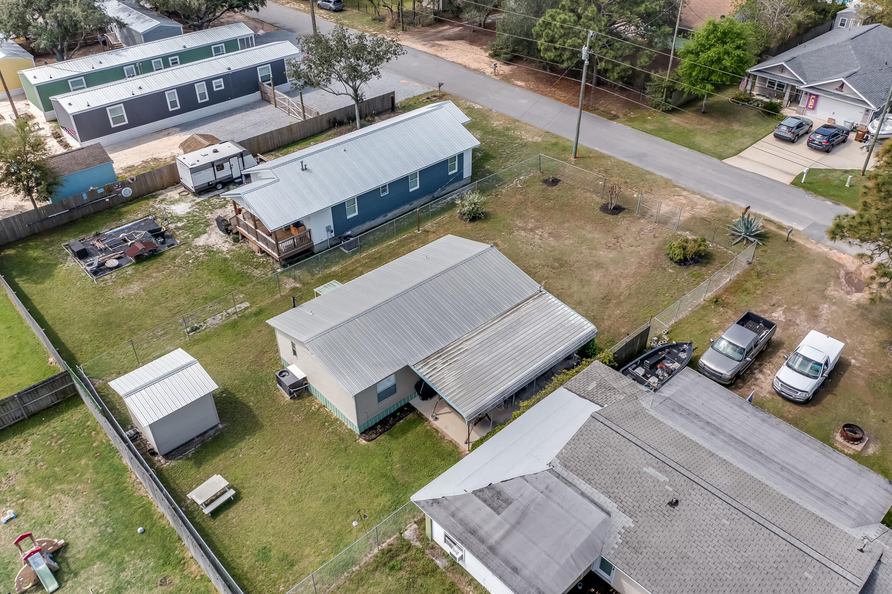 NAVARRE LOT 10 BLK 29 AS DES IN OR 4181 PG 1498 - Residential