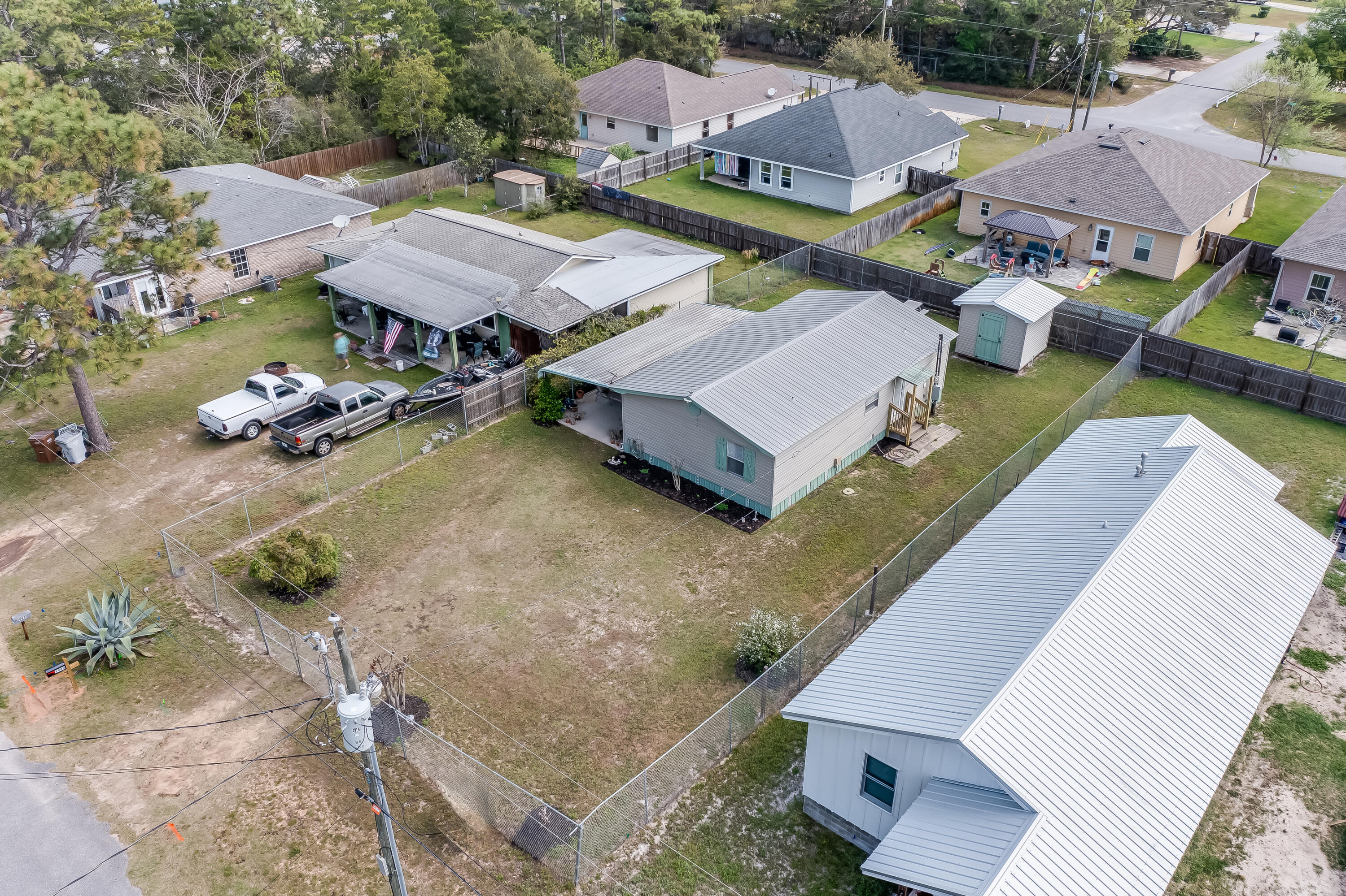 NAVARRE LOT 10 BLK 29 AS DES IN OR 4181 PG 1498 - Residential