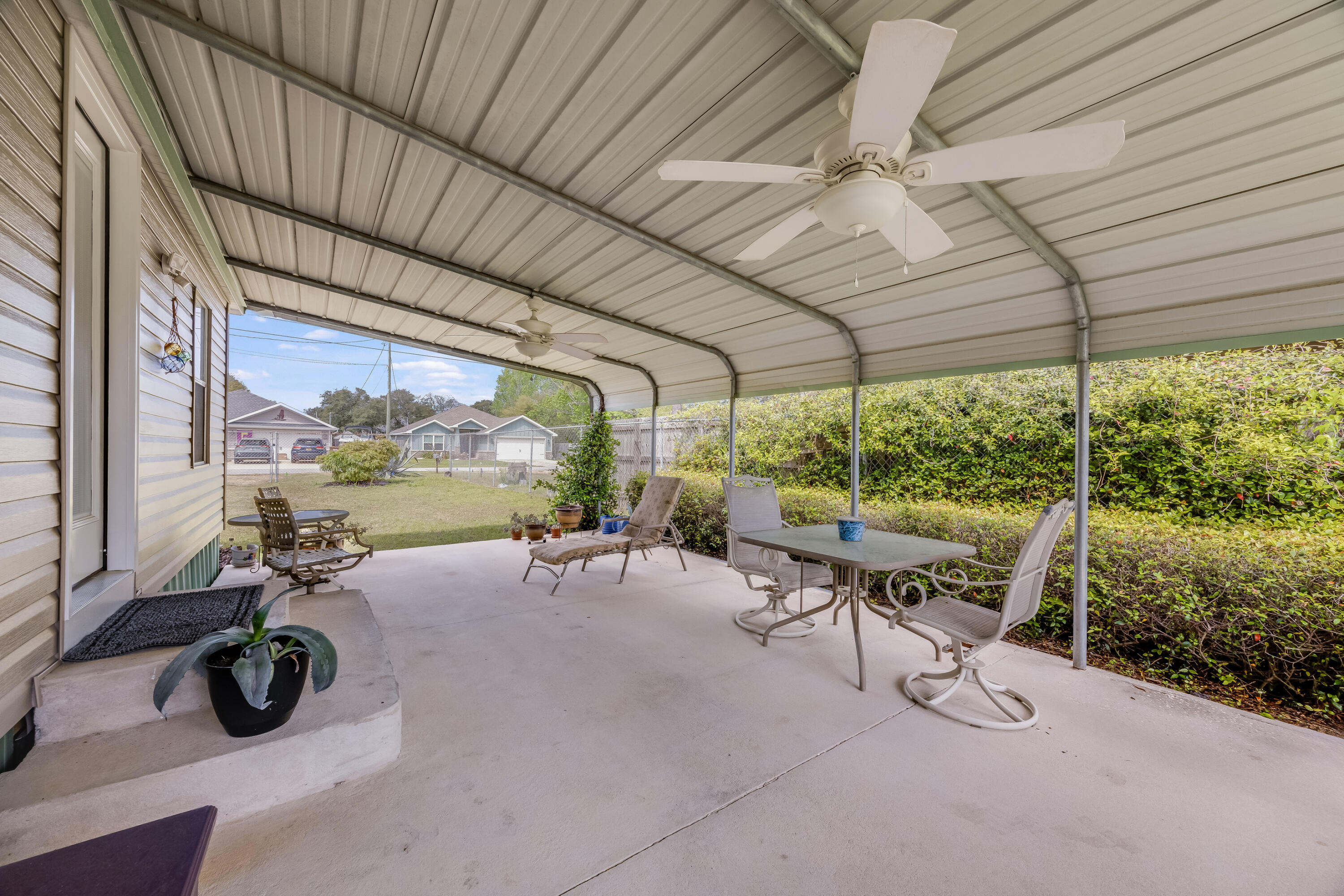NAVARRE LOT 10 BLK 29 AS DES IN OR 4181 PG 1498 - Residential
