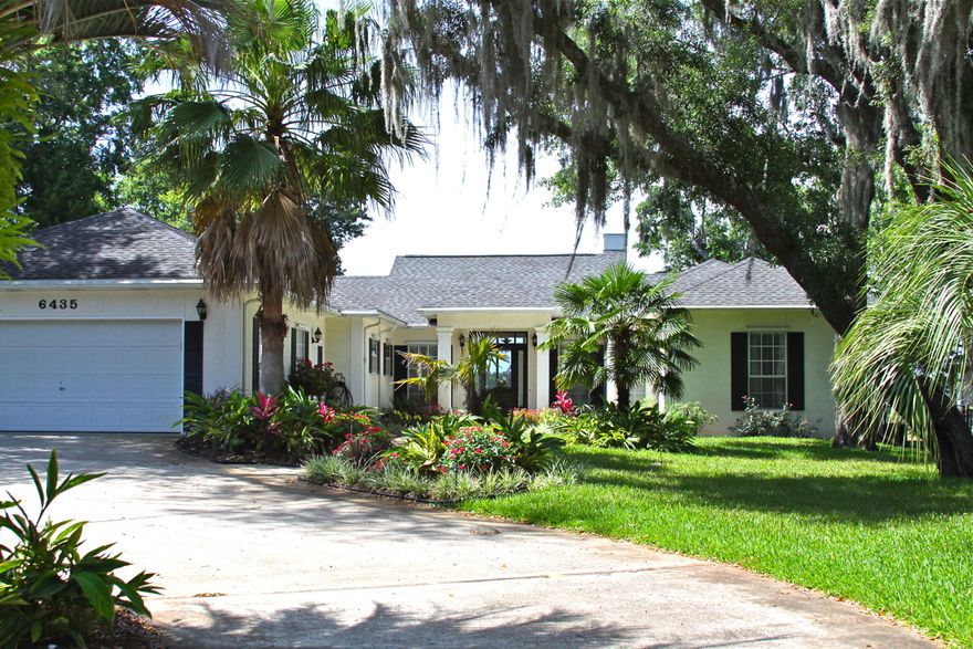 A beautiful bay front home with stunning waterfront views. Lounge in your luxurious heated salt water pool w/ oversized lanai watching the ''Sun set over the Bay'' you will see the quality and custom details from the moment you enter the home and in every room. Fireplaced Great Room w/travertine floors, columns, vaulted ceiling and plant ledges. Updated kitchen w/new solid wood cabinets, granite counter tops, center island, breakfast bar, copper sink, and huge pantry room. Many windows to take in the breathtaking views. Master Suite w/crown molding, new carpet and plant ledge. elegant Master Bath w/oversized travertine shower, furniture quality bathroom vanity and huge walk-in closet. Heated and cooled sunroom/bedroom and so much more... Professional landscaping in front and backyard.