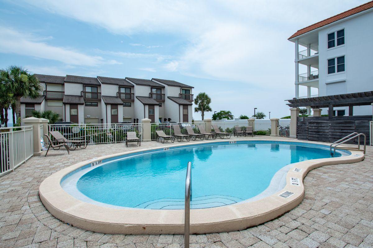 SEAGROVE BCH DUNE VILLAS PH 1 - Residential