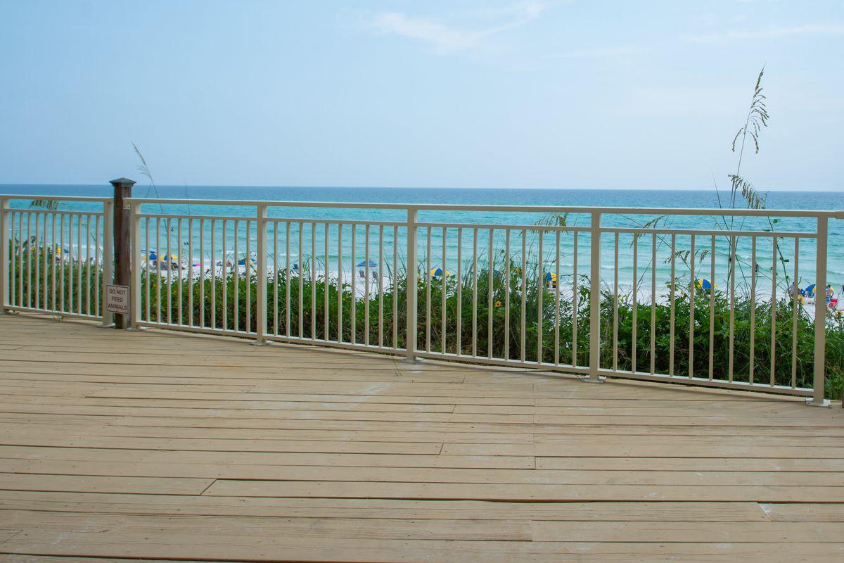 SEAGROVE BCH DUNE VILLAS PH 1 - Residential