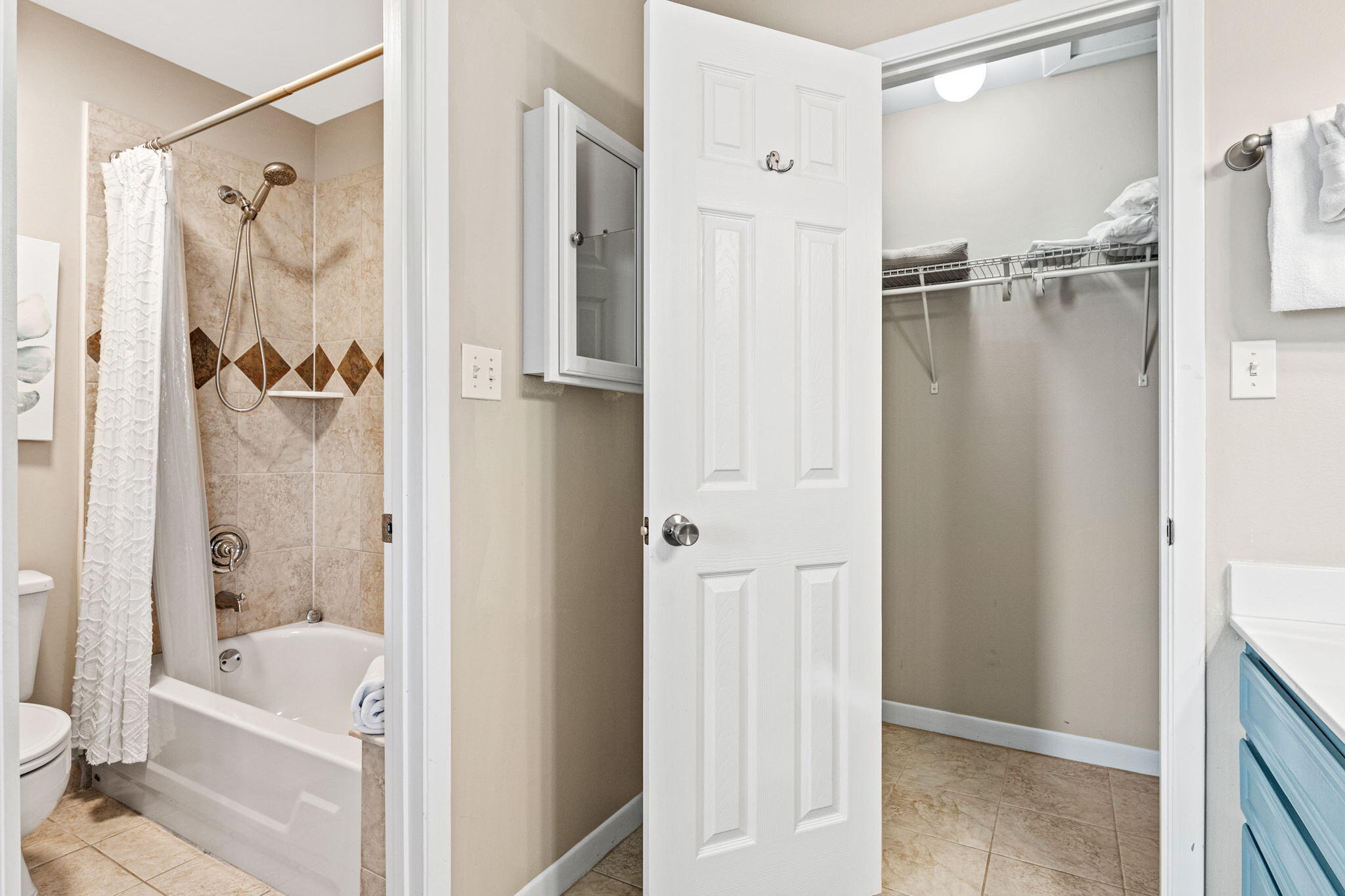 LINKSIDE VILLAGE UNIT 1 - Residential