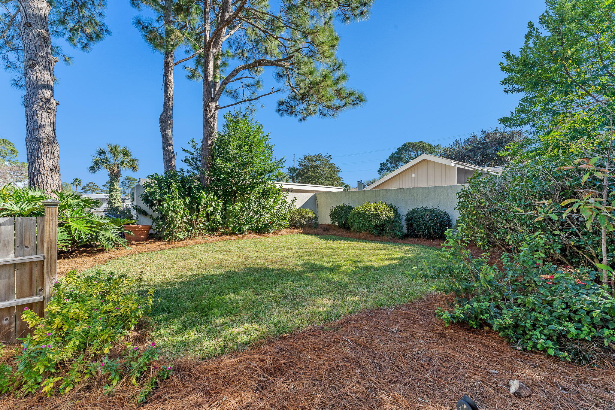 LINKSIDE VILLAGE UNIT 1 - Residential