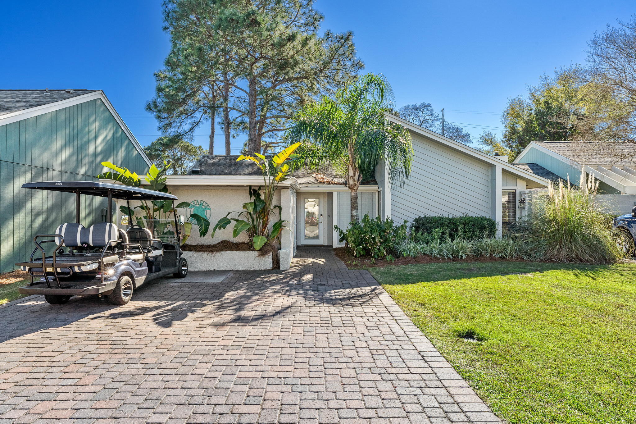 LINKSIDE VILLAGE UNIT 1 - Residential