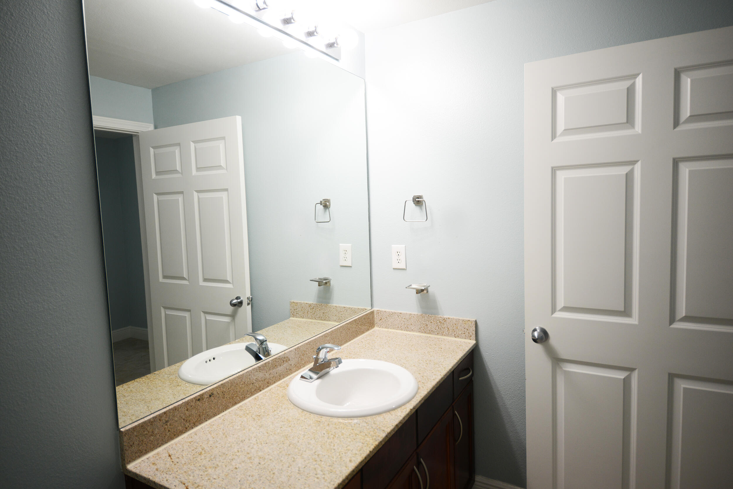 Laketown Wharf - Residential