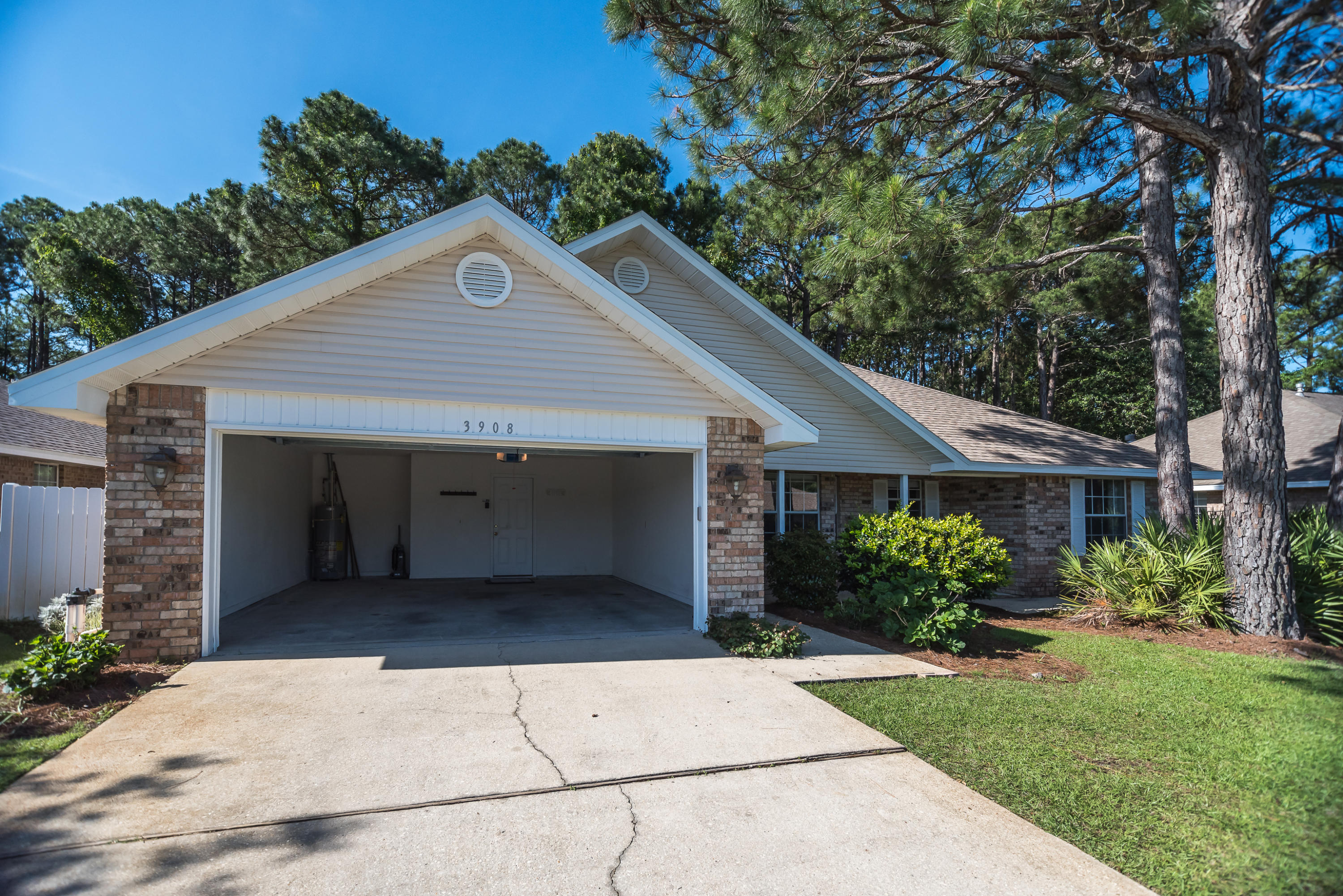 INDIAN WOODS - Residential