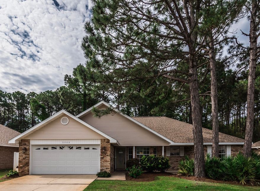 VACANT! MOVE IN READY. Open floor plan, lots of windows, vaulted ceiling, separate dining rm. All brick exterior. New roof, new tile & carpet. Freshly painted, new lawn pump. Other recent improvements: remodeled kitchen w/granite counter-tops, gas water-heater, NEW heat/AC system, garage door, new picture window. step in tub W/therapy jets & shower. extra lg 2 car garage. Interior laundry rm.