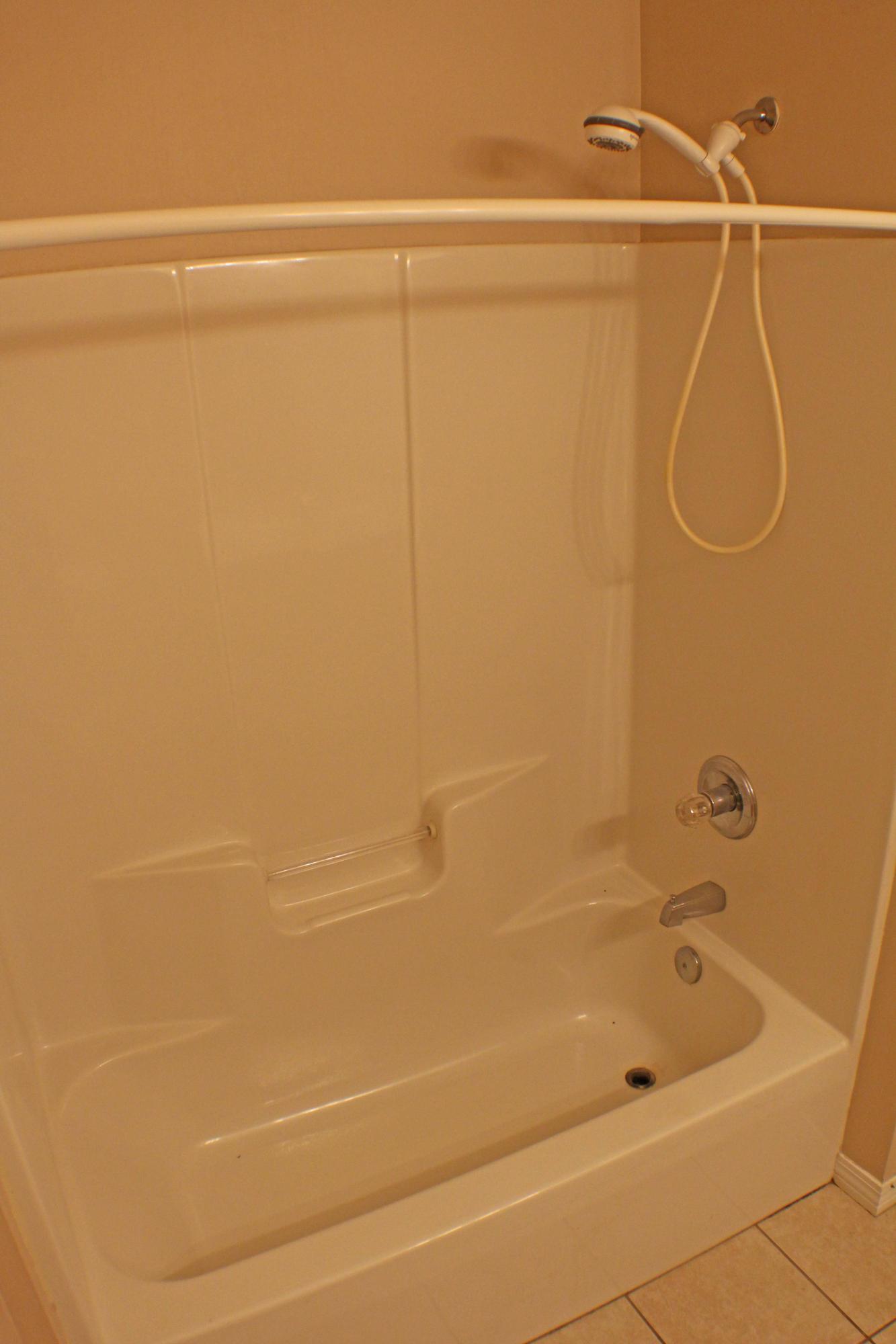 THE OAKS AT NICEVILLE - Residential