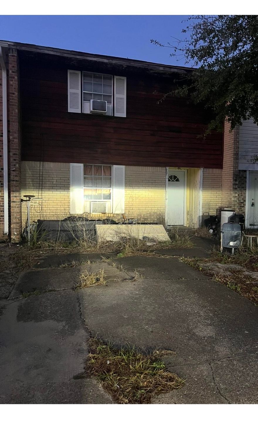 Highest and best by Friday, 6/13 @ 12pm!Investor Special! This 3 bed, 1.5 bath home offers a prime opportunity for a full renovation and is ideal for investors seeking their next flip, long/short-term rental project. With the right vision and plenty of TLC, this property has the potential to transform into a true showstopper. Whether you're looking to add to your portfolio or create a charming resale, the possibilities are endless. Bring your creativity and get ready to unlock this home's full potential!