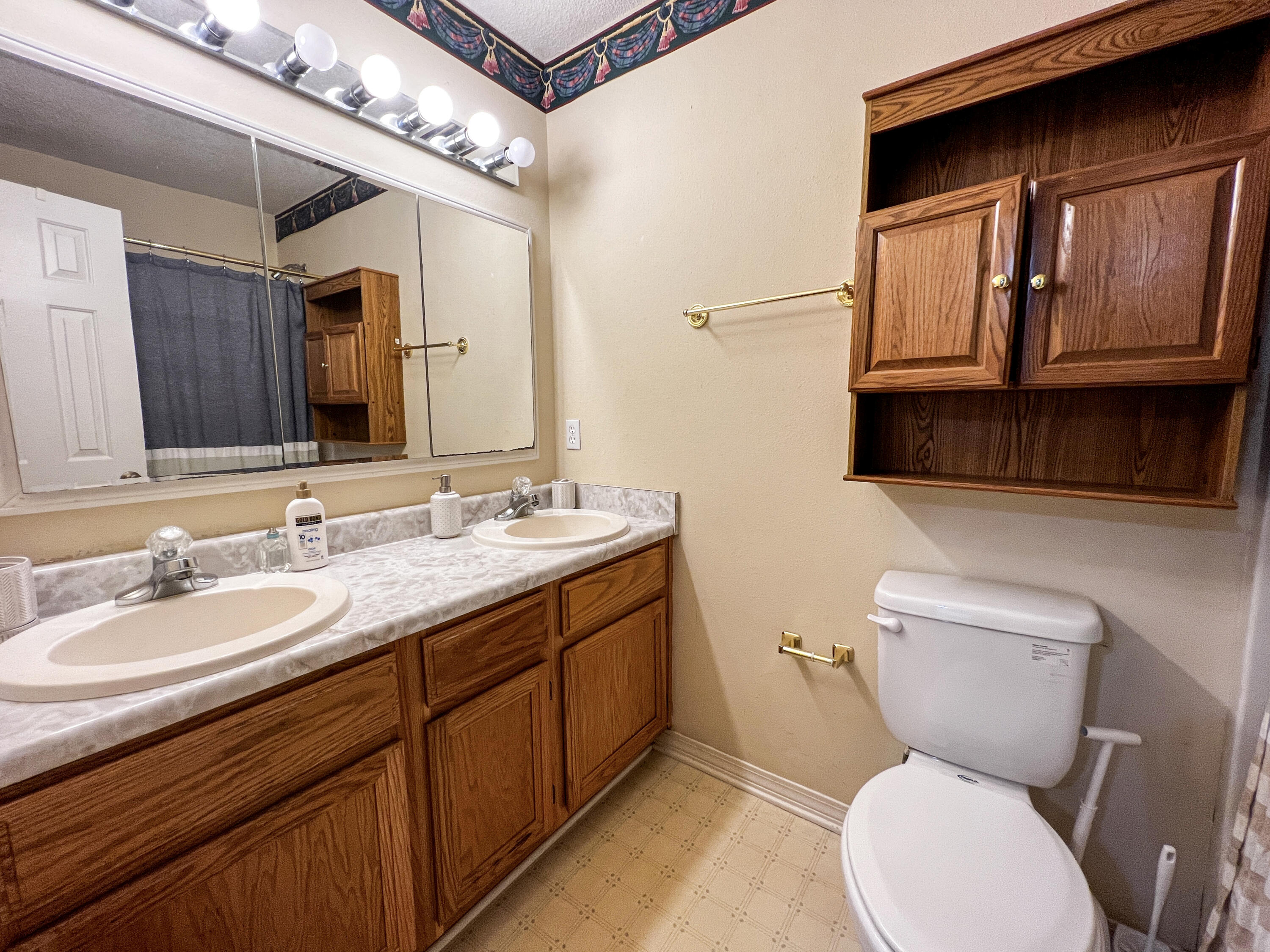 COVENTRY CORNERS - Residential