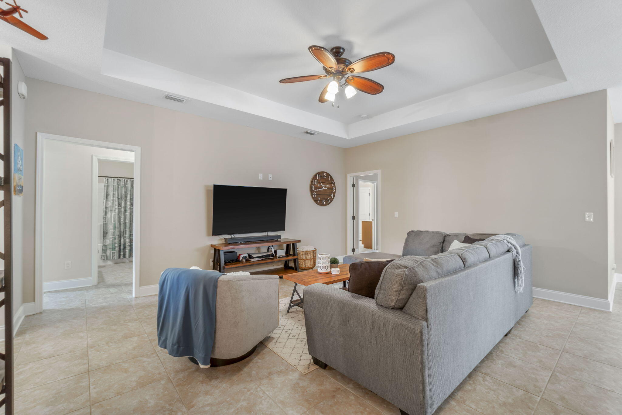 CRESCENT SHORES - Residential