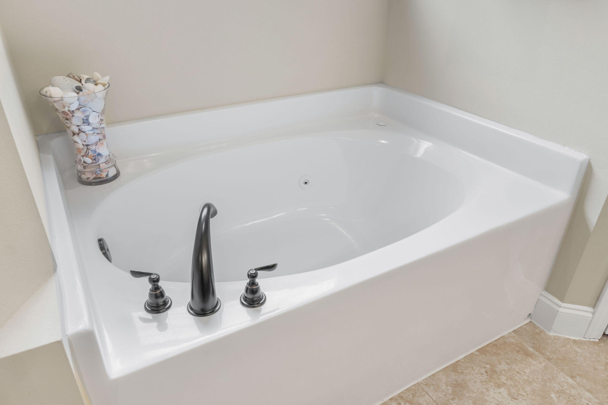 CRESCENT SHORES - Residential