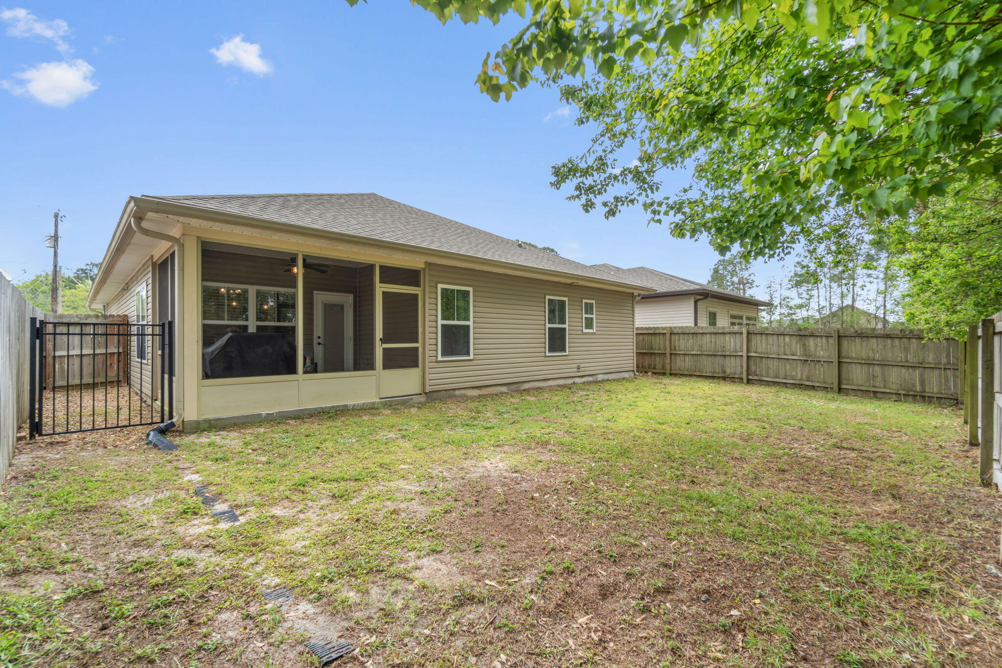 CRESCENT SHORES - Residential