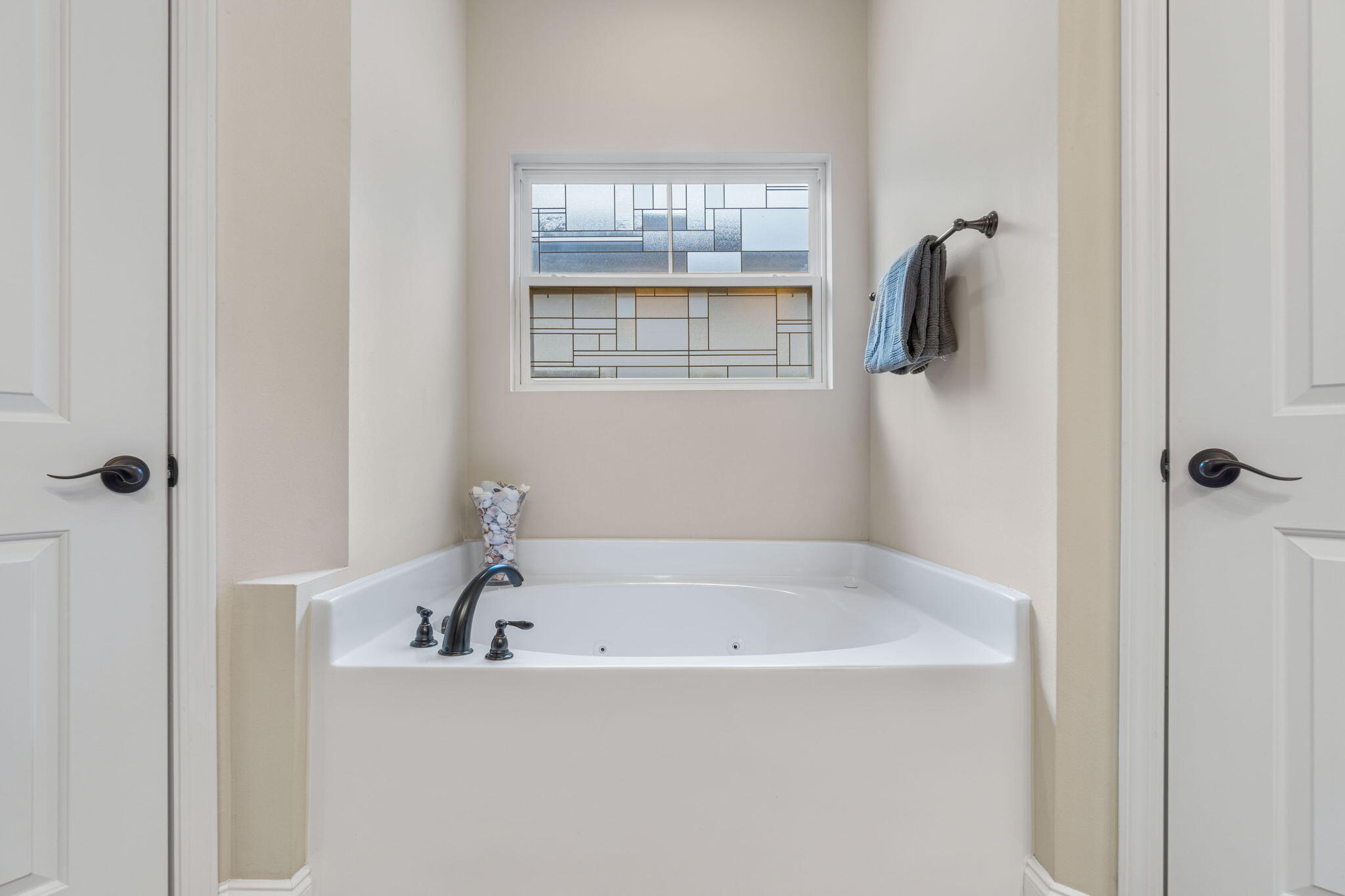 CRESCENT SHORES - Residential