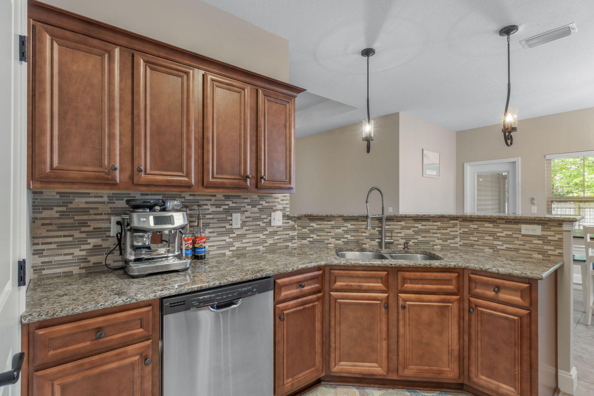 CRESCENT SHORES - Residential