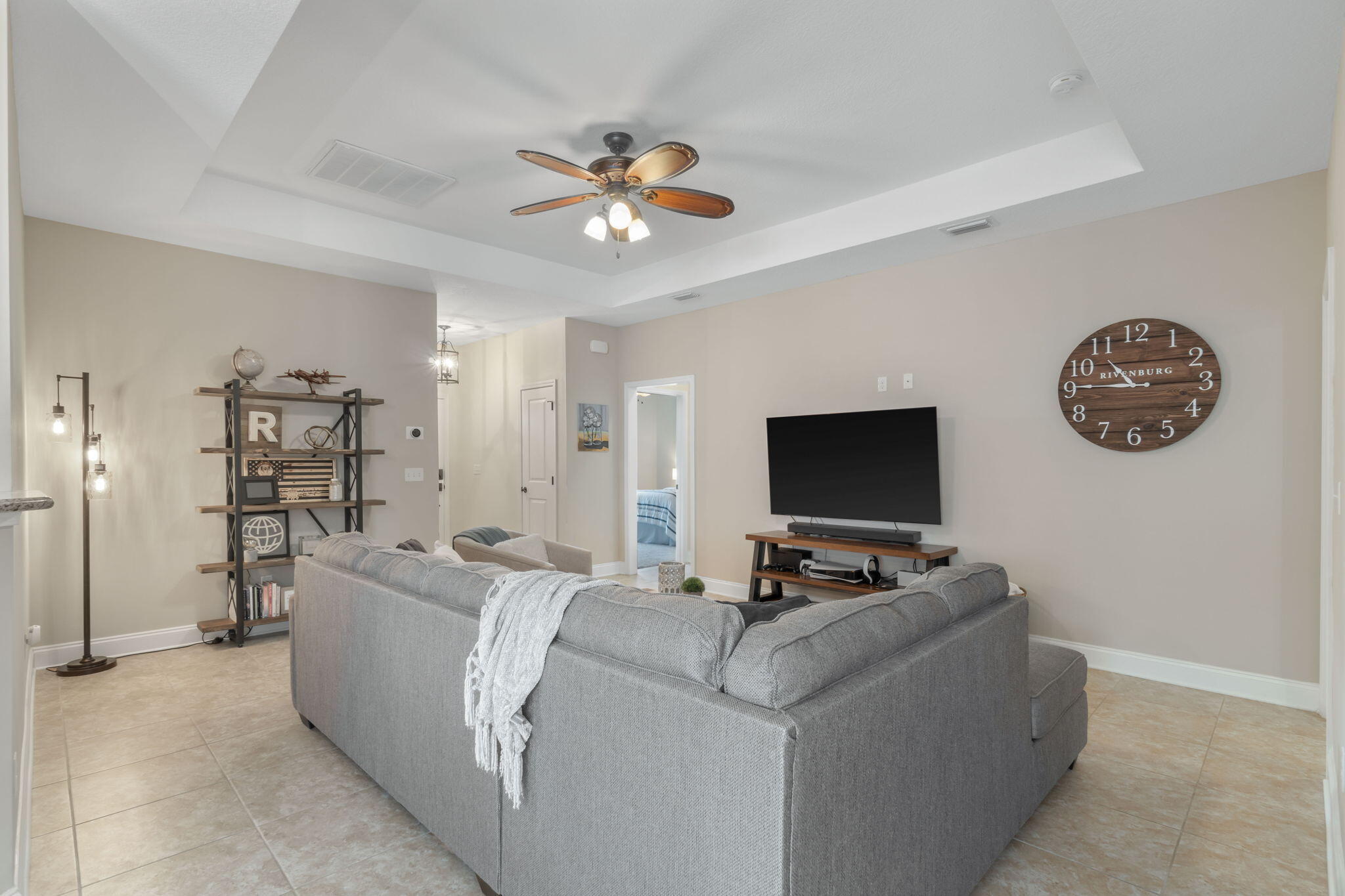 CRESCENT SHORES - Residential