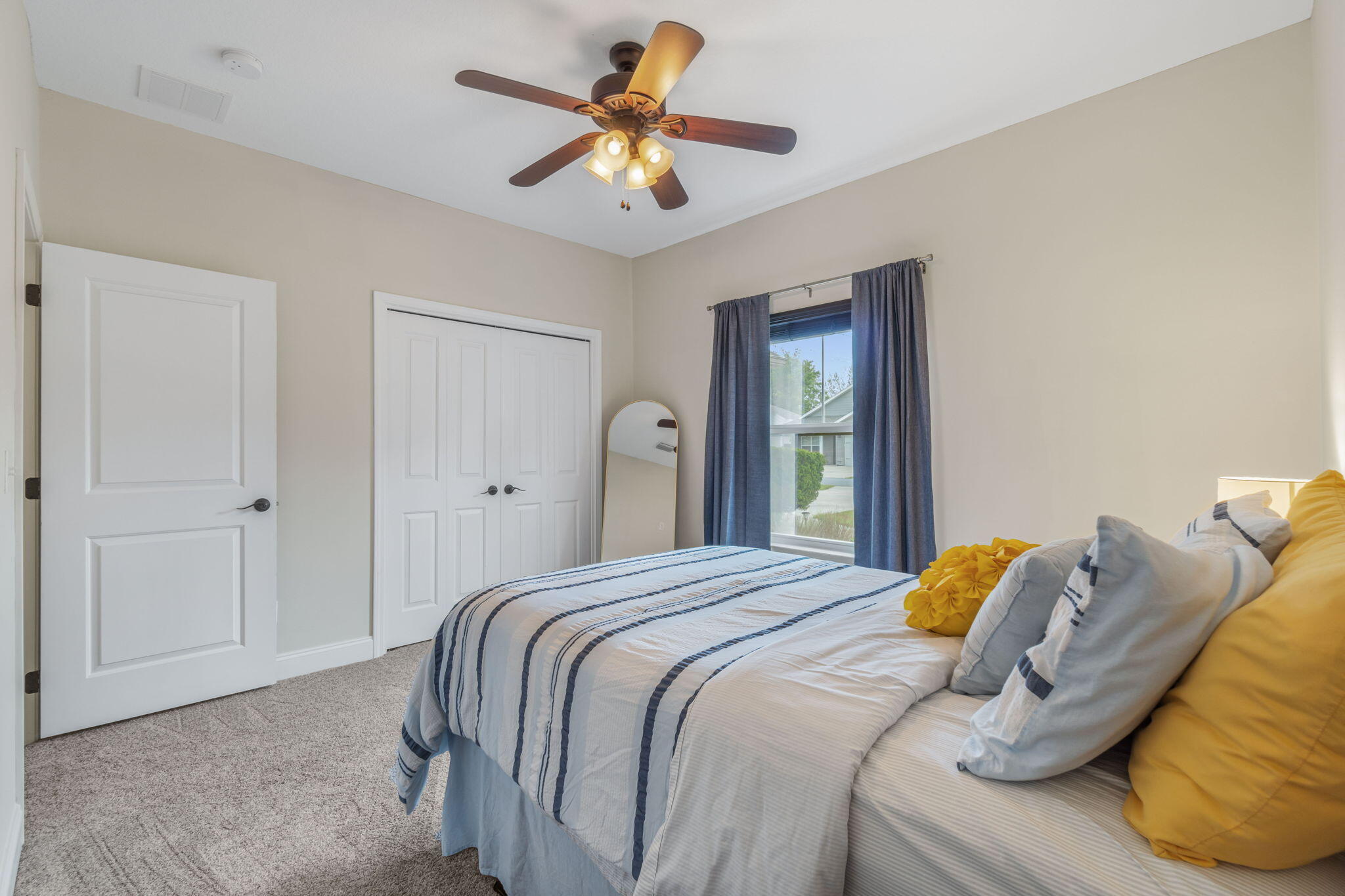 CRESCENT SHORES - Residential