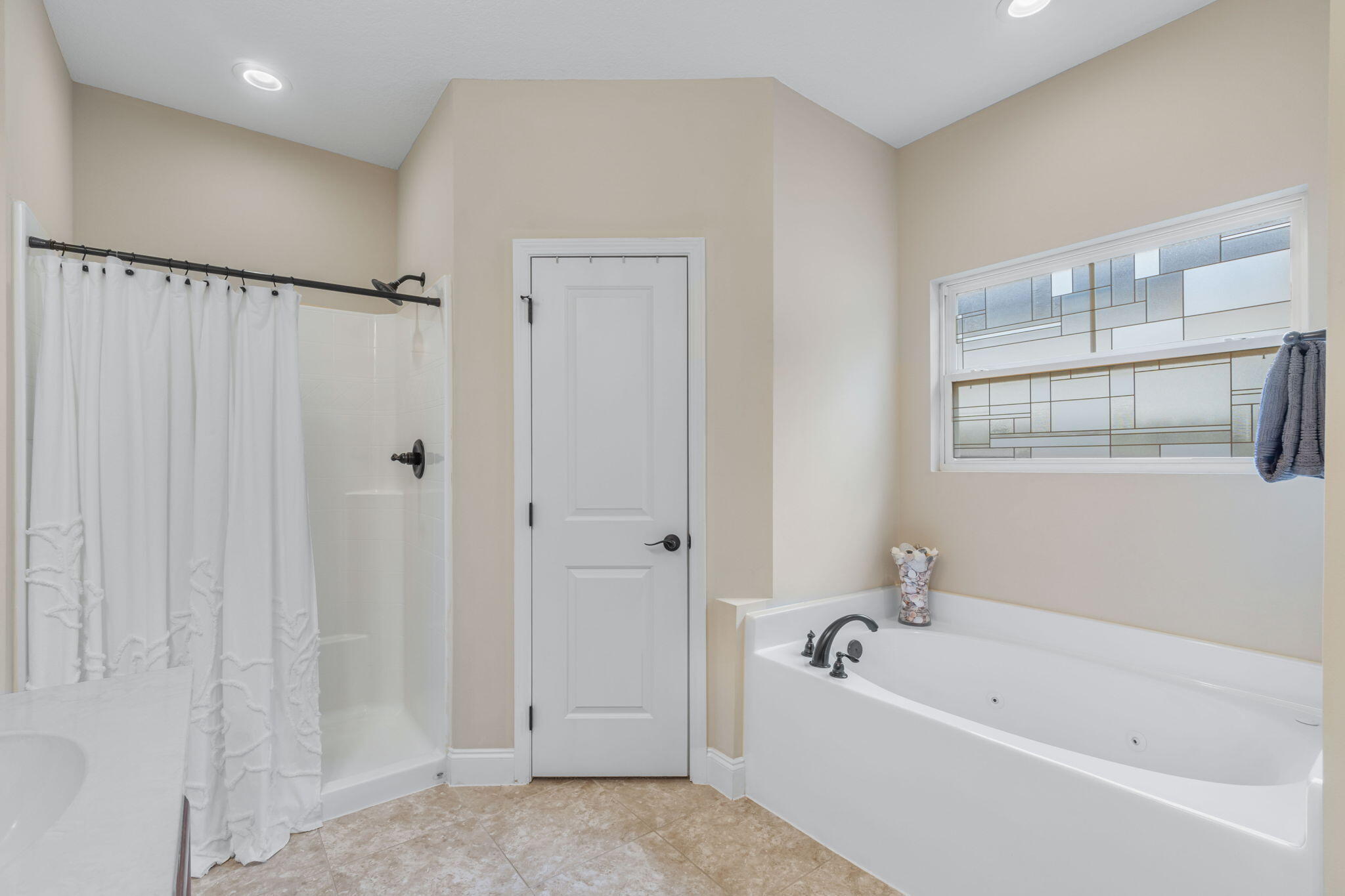 CRESCENT SHORES - Residential