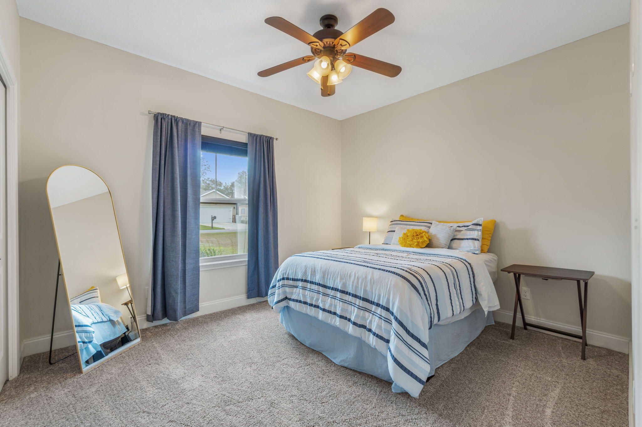 CRESCENT SHORES - Residential