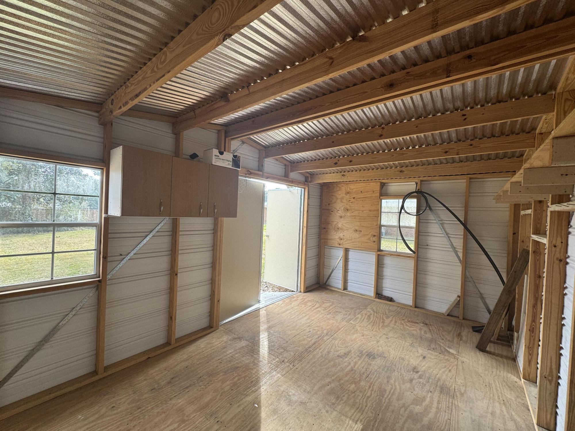 COUNTRY CLUB ESTATES - KENWOOD - Residential