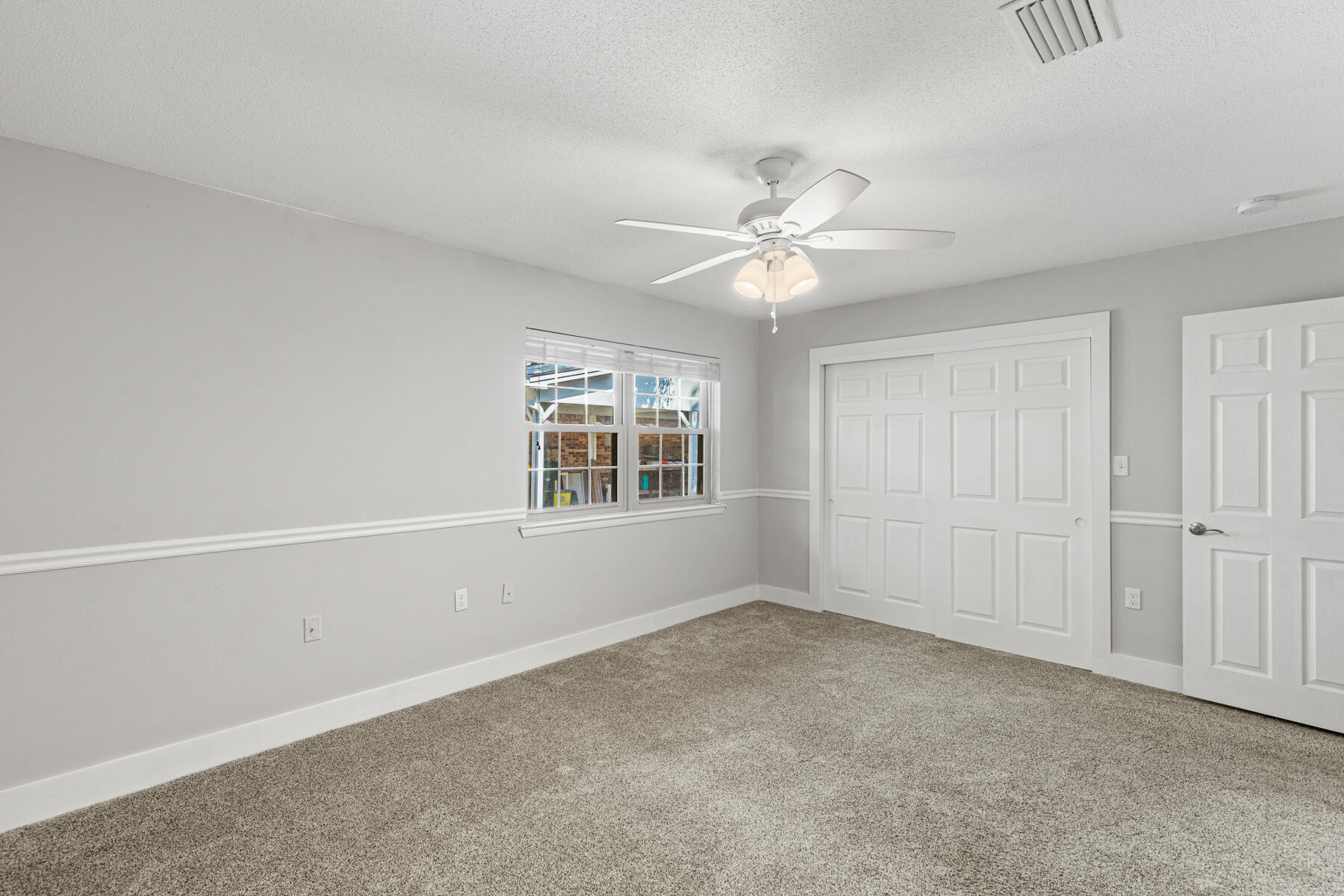 COUNTRY CLUB ESTATES - KENWOOD - Residential