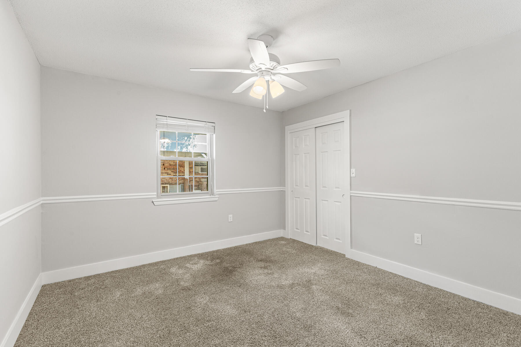 COUNTRY CLUB ESTATES - KENWOOD - Residential