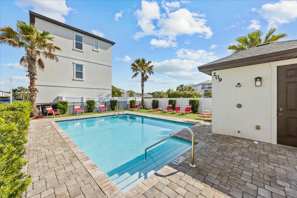 Hidden Palms - Residential