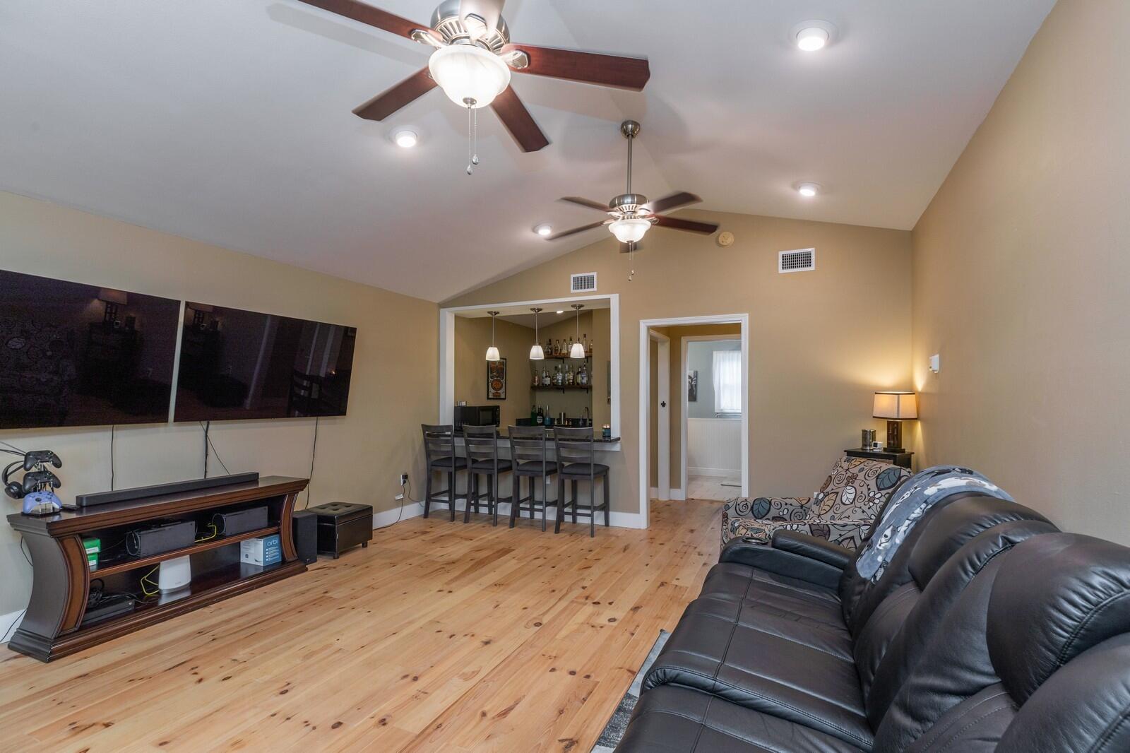 PALM ESTATES UNIT 2 - Residential