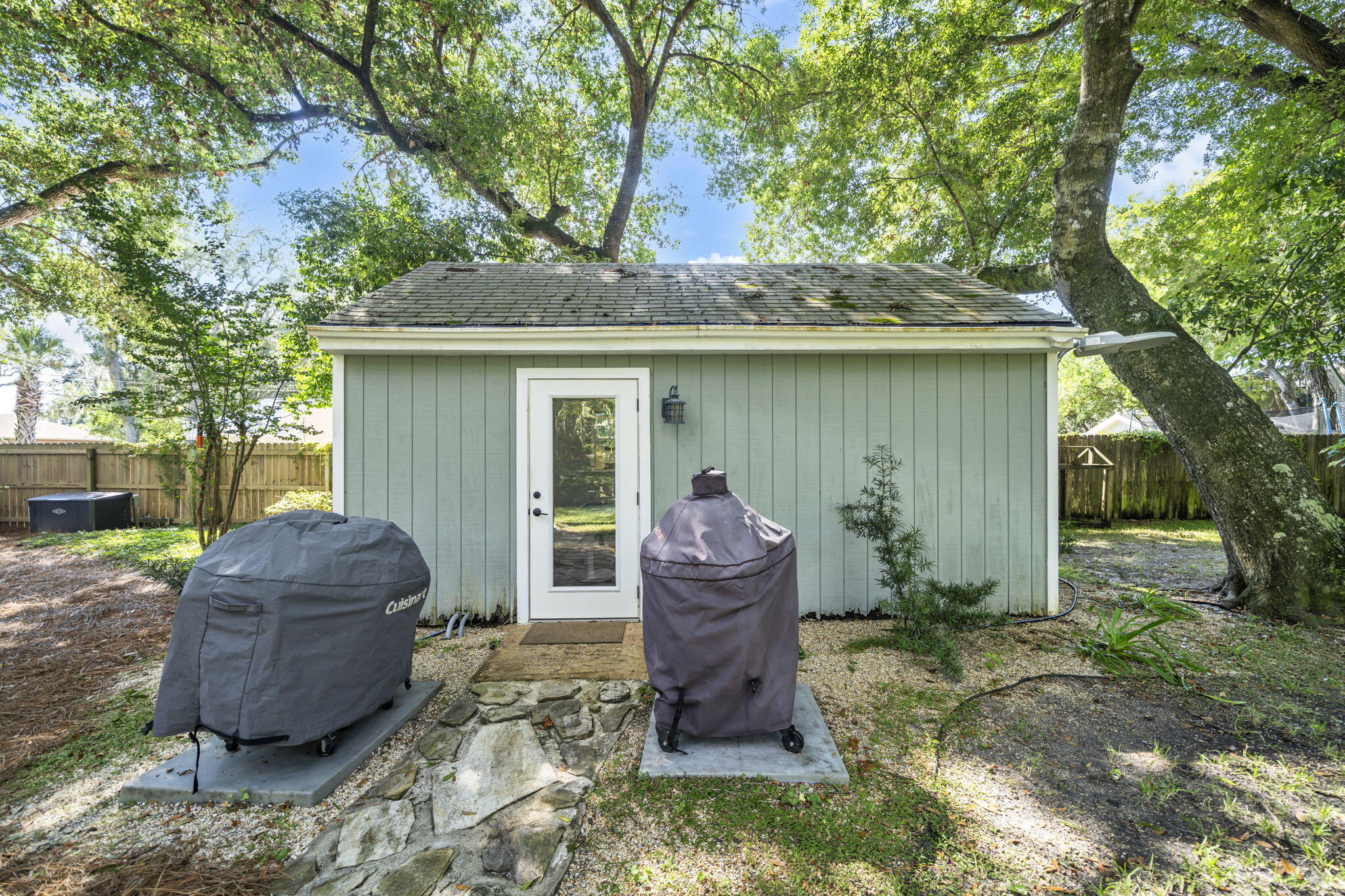 ELLIOTTS POINT - Residential