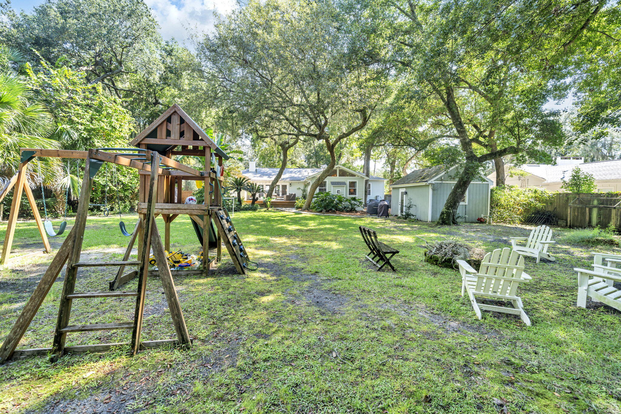 ELLIOTTS POINT - Residential