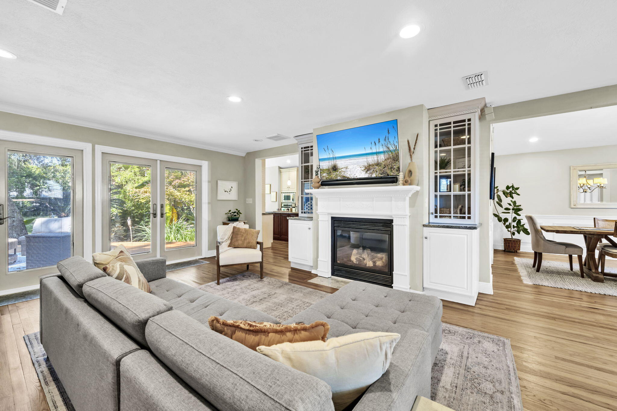 ELLIOTTS POINT - Residential
