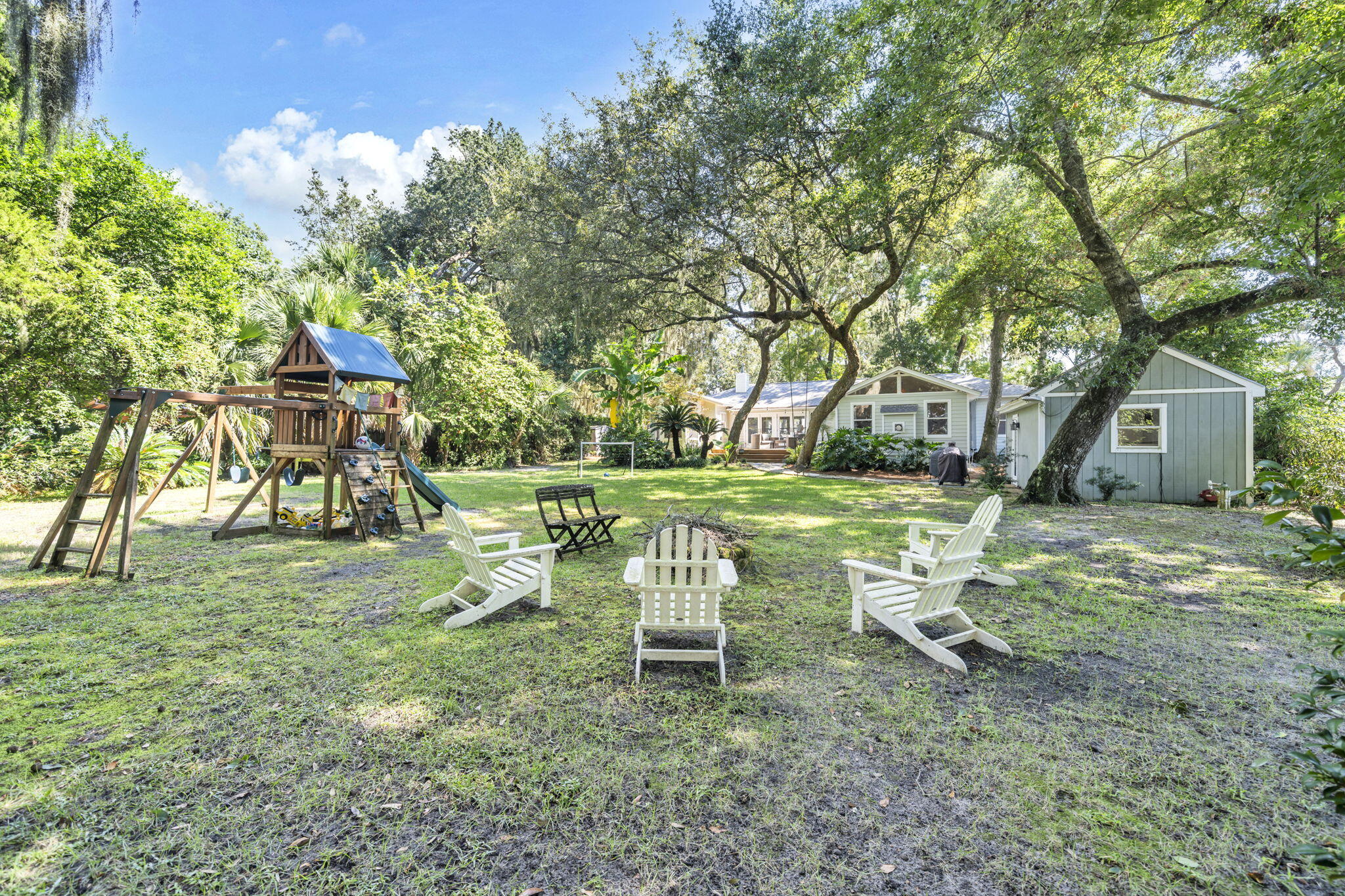 ELLIOTTS POINT - Residential