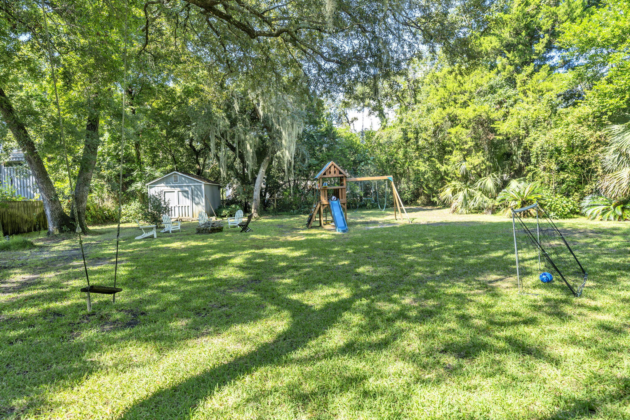 ELLIOTTS POINT - Residential
