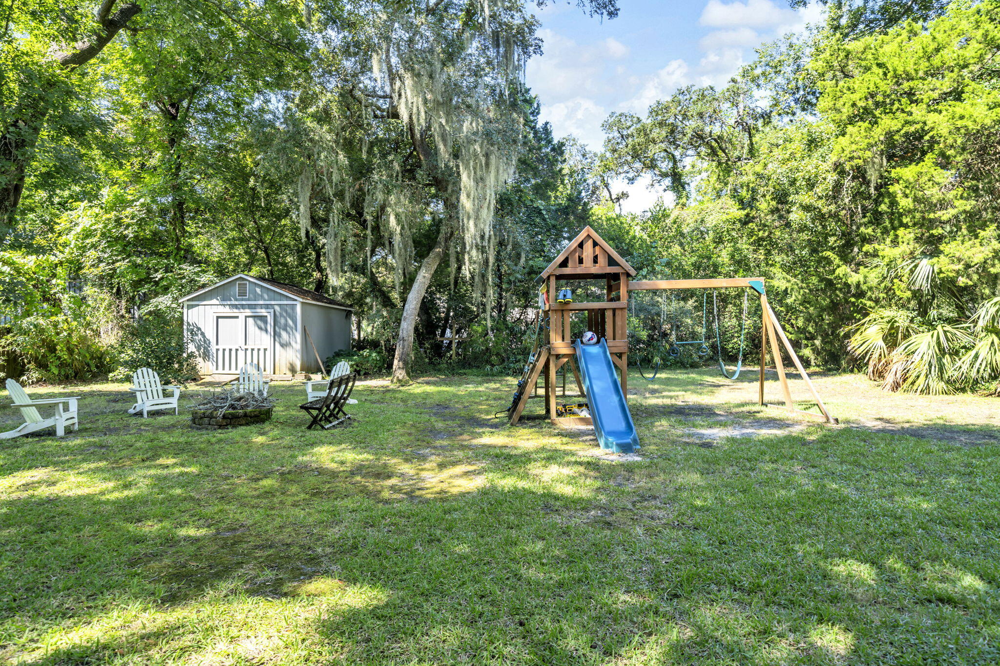 ELLIOTTS POINT - Residential