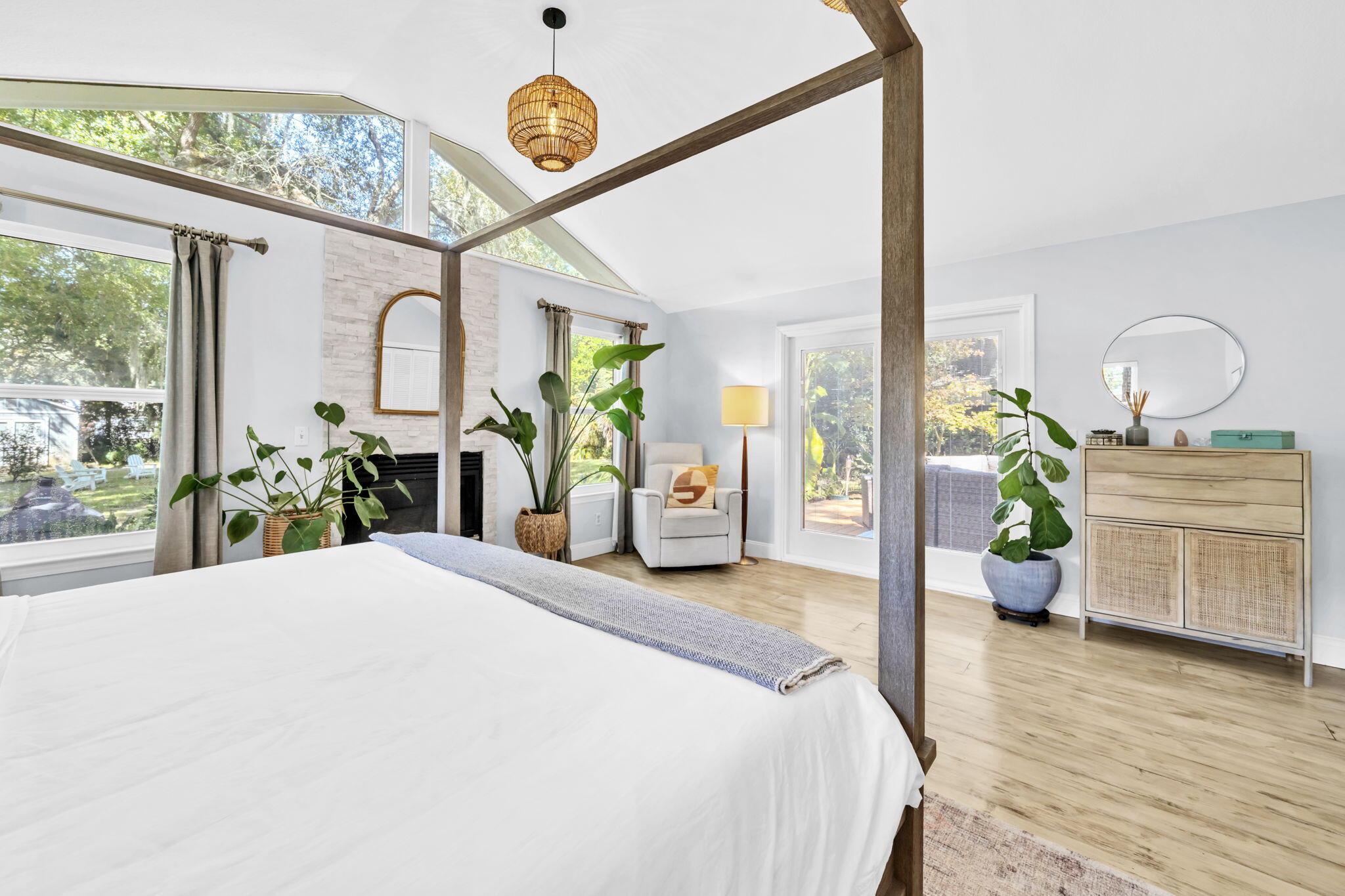 ELLIOTTS POINT - Residential