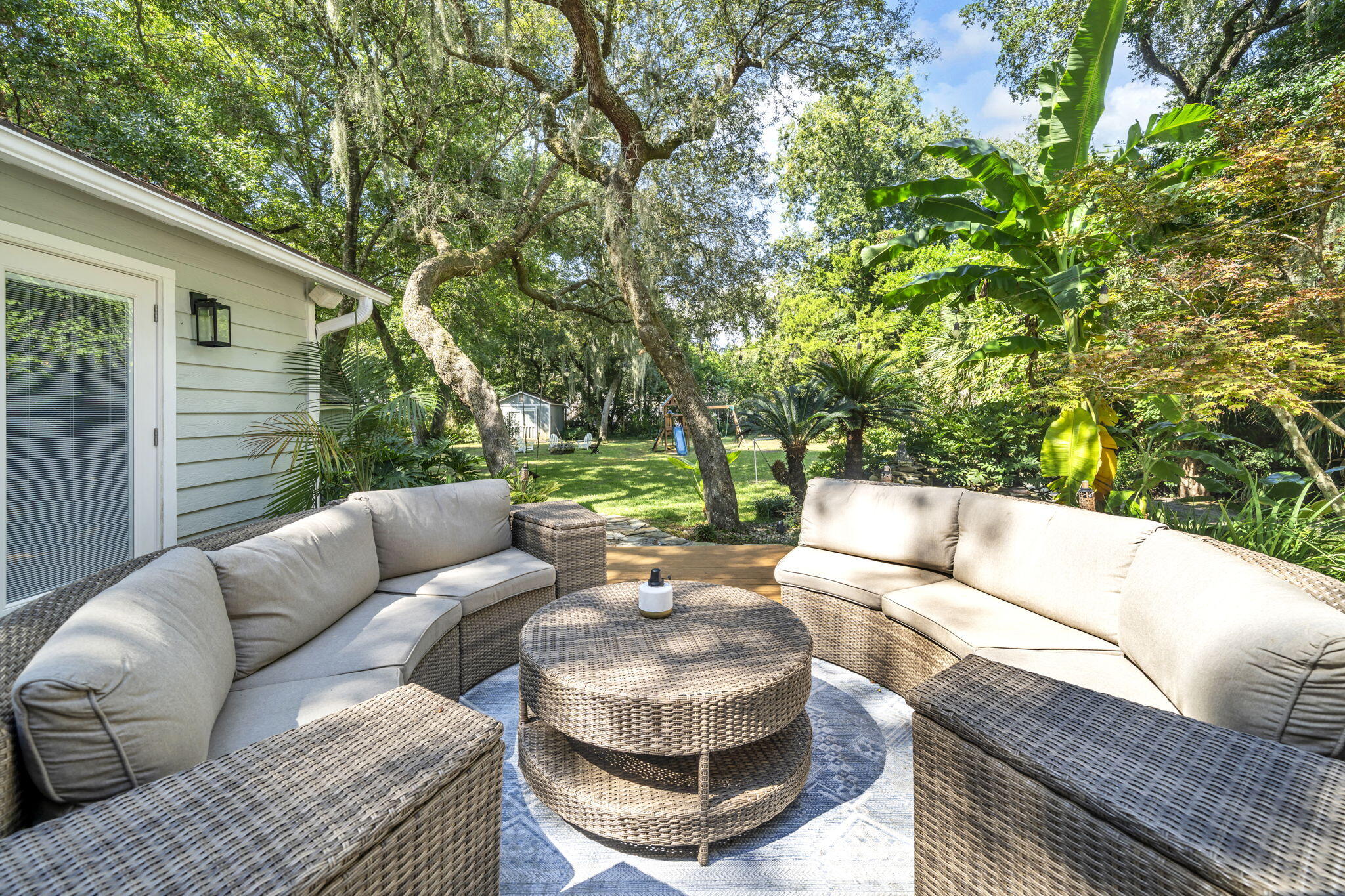 ELLIOTTS POINT - Residential