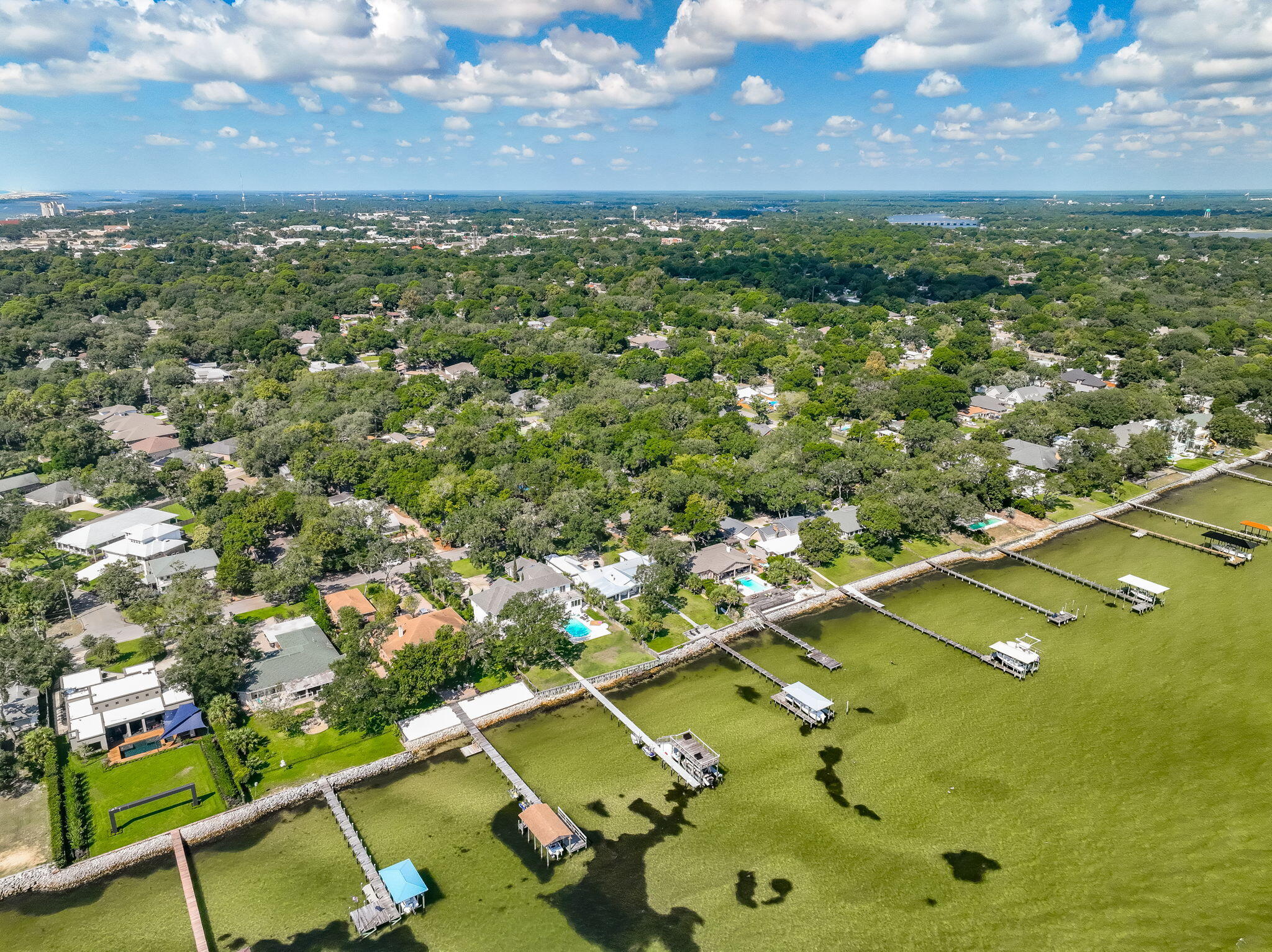 ELLIOTTS POINT - Residential