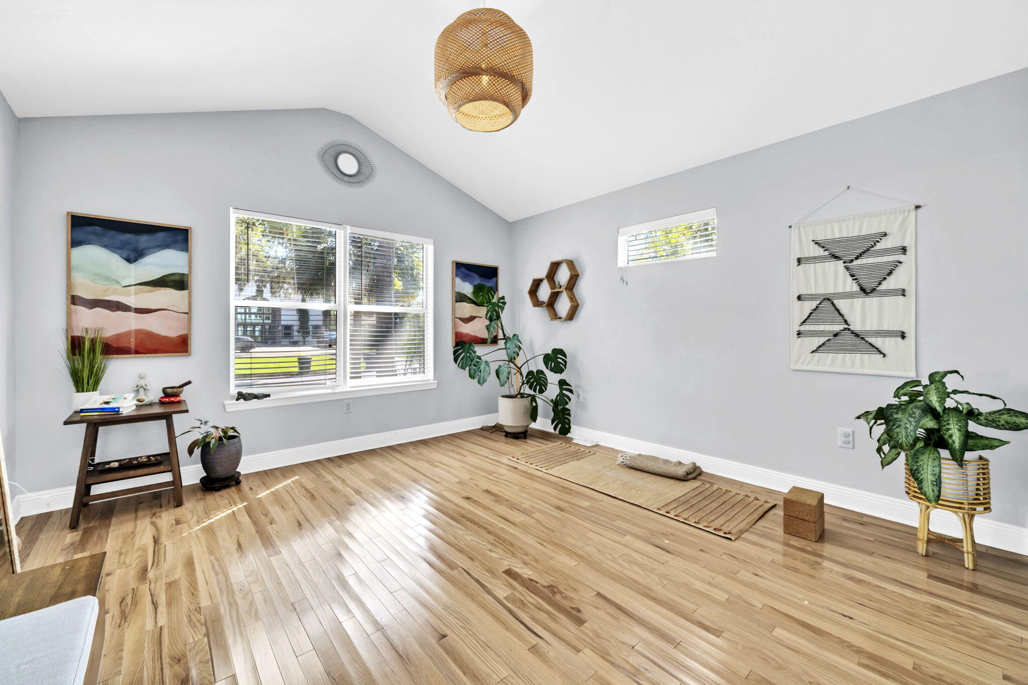 ELLIOTTS POINT - Residential